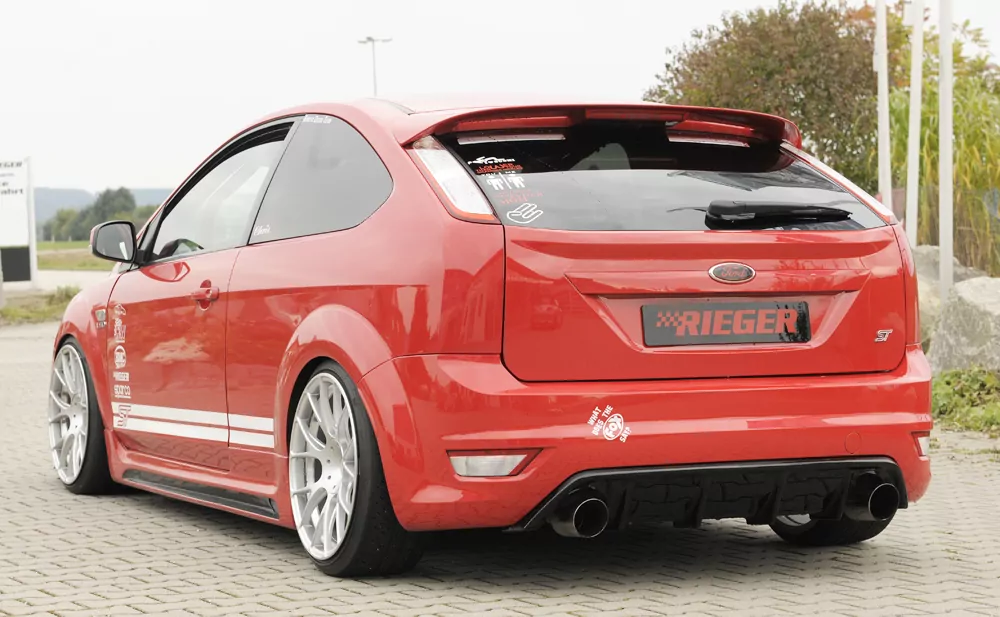 Rieger Heckeinsatz (GBL-34158) für Ford Focus 2 ST - 3-tür. 02.08-01.11 (ab Facelift) schwarz glanz