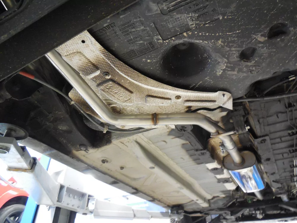 Dacia Duster 4x2 - Frontantrieb  Vorschalldämpfer