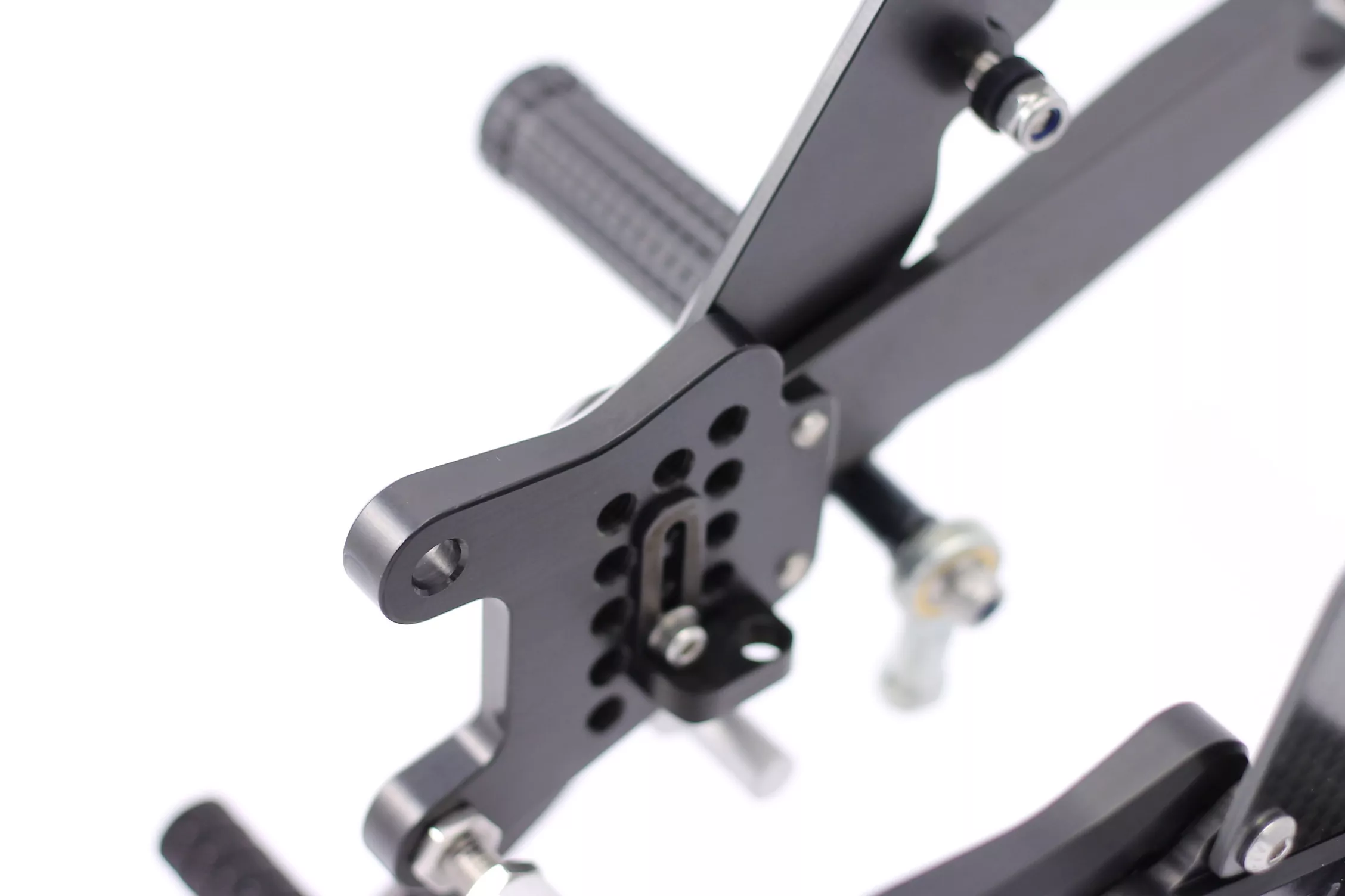 MG Biketec Sportfussrastenanlage / Rastenanlage / Fußrastenanlage mit ABE, gültig in D - A - CH für Aprilia RSV4 1000 ab 2009