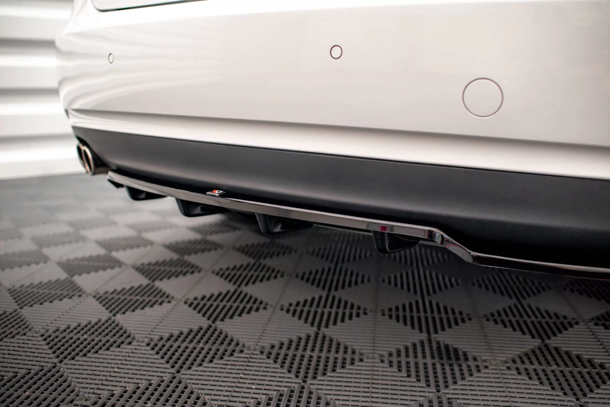 Hinten Splitter (mit Einem Vertikalem Balken) Audi A5 Coupe 8T Facelift Schwarz Hochglanz