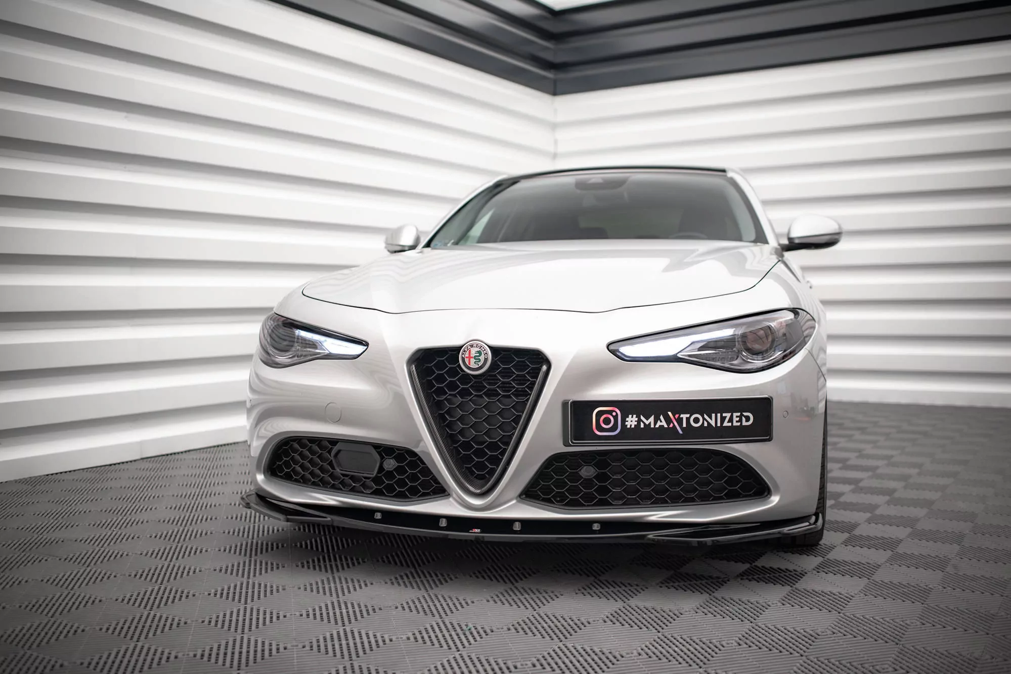 Front Ansatz V.2 Für Alfa Romeo Giulia Sport Schwarz Hochglanz