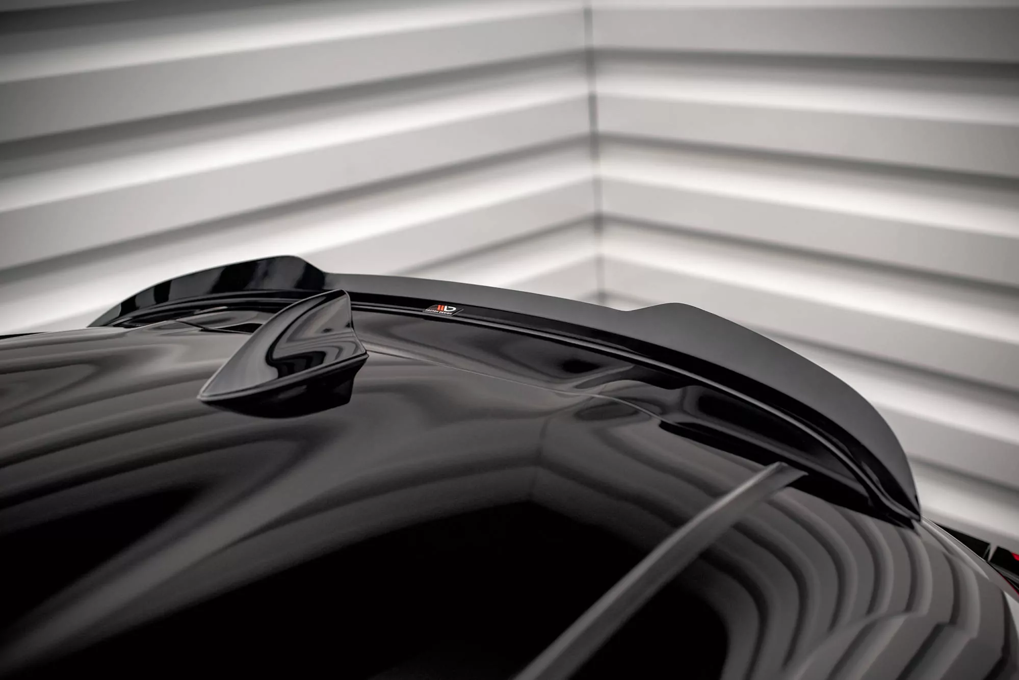 Spoiler CAP V.2 Für Toyota Yaris Mk4 Schwarz Hochglanz