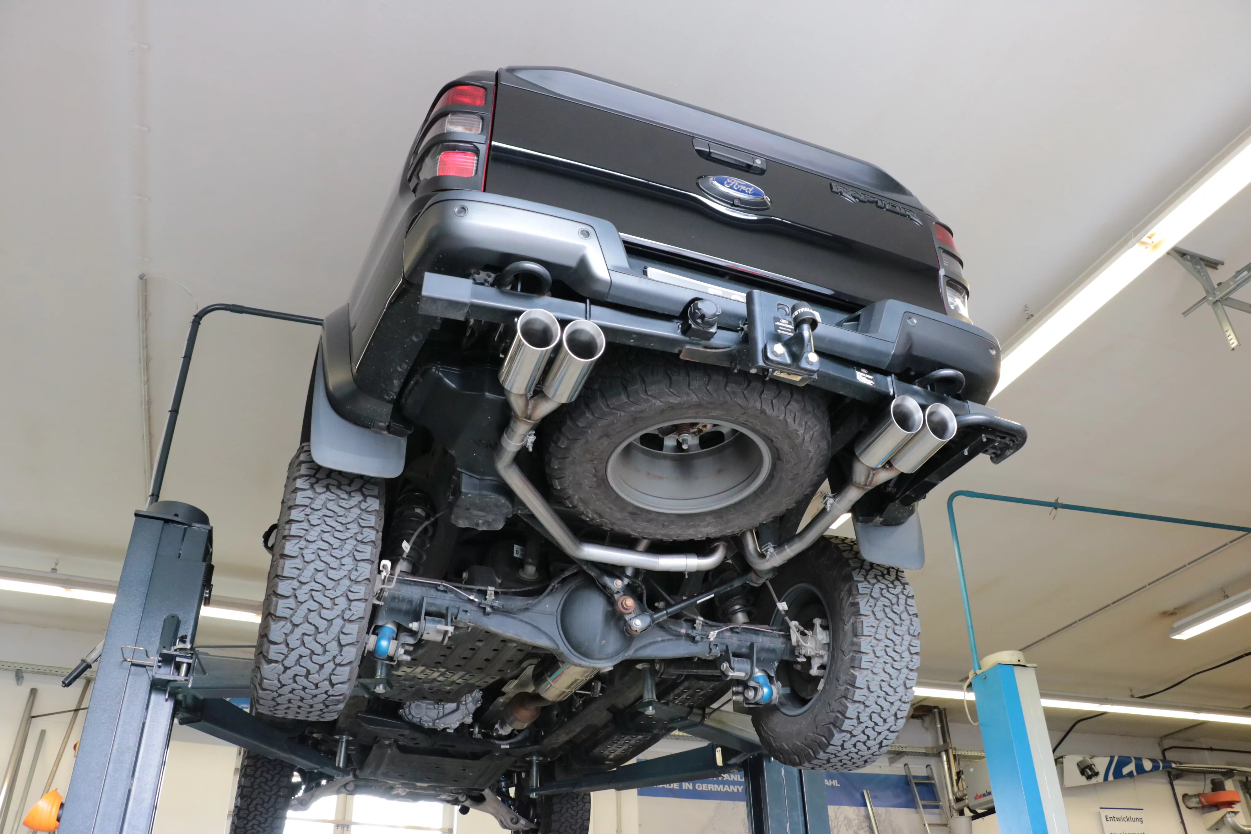 Ford Raptor - Doppelkabine Endschalldämpfer Sidepipe, Ausgang rechts/links - 2x100 Typ 25 rechts/links