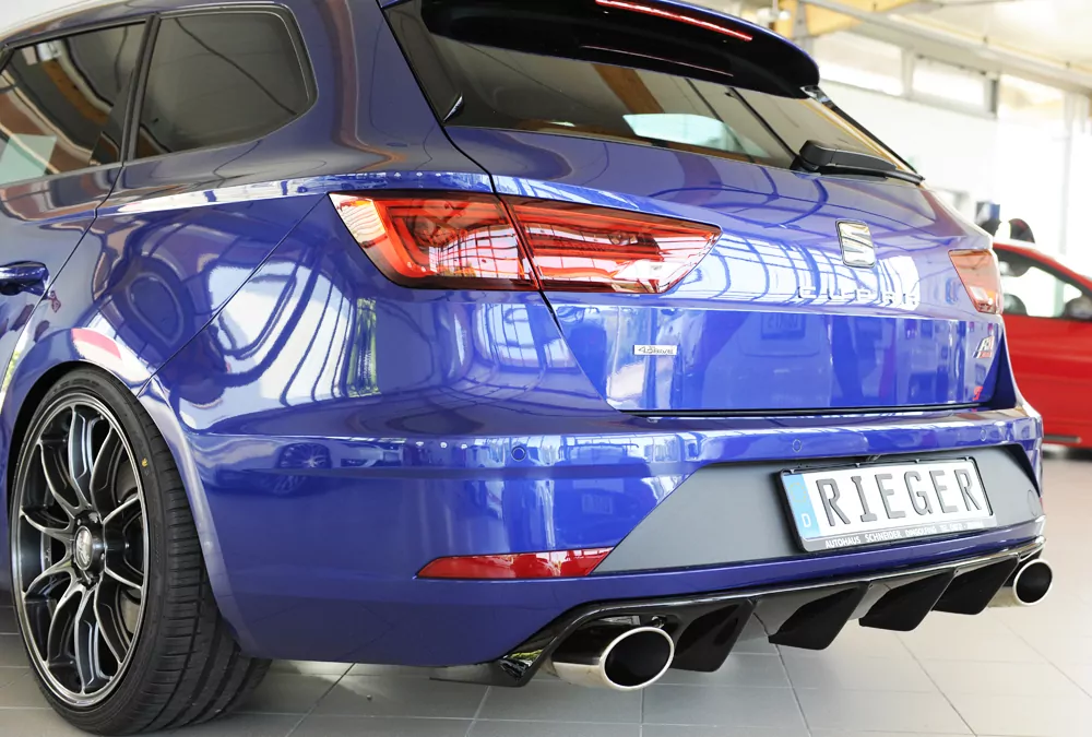 Rieger Heckeinsatz (wie 88137+AHK) glanz schwarz für Seat Leon Cupra (5F) 5-tür. (ST/Kombi) 01.17- (ab Facelift)