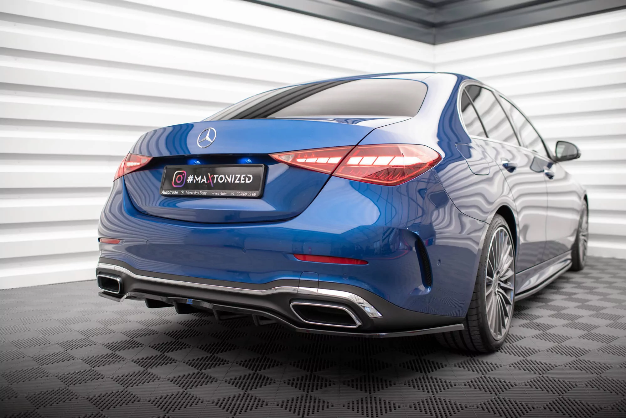 Hinten Splitter (mit Einem Vertikalem Balken) Mercedes-Benz C AMG-Line W206 Schwarz Hochglanz