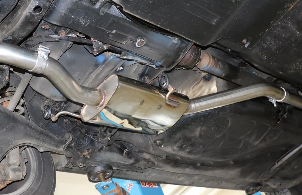 Audi 100 quattro Typ C3  Krümmerrohr mit 200-Zellen Katalysator