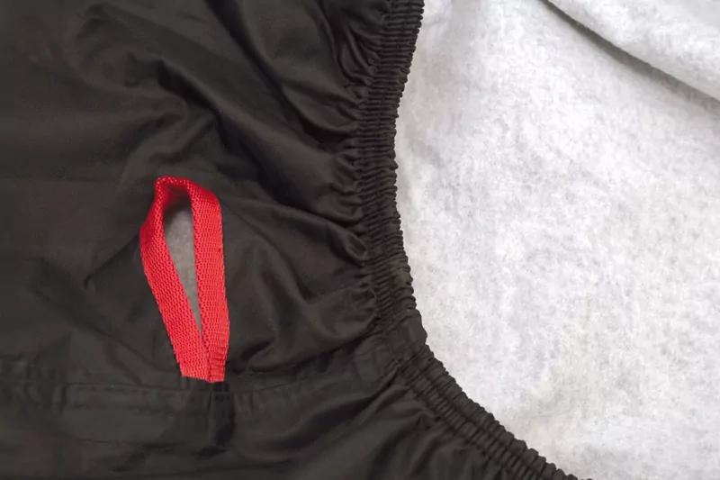 VECTOR Abdeckplane für den Außenbereich – Schwarz