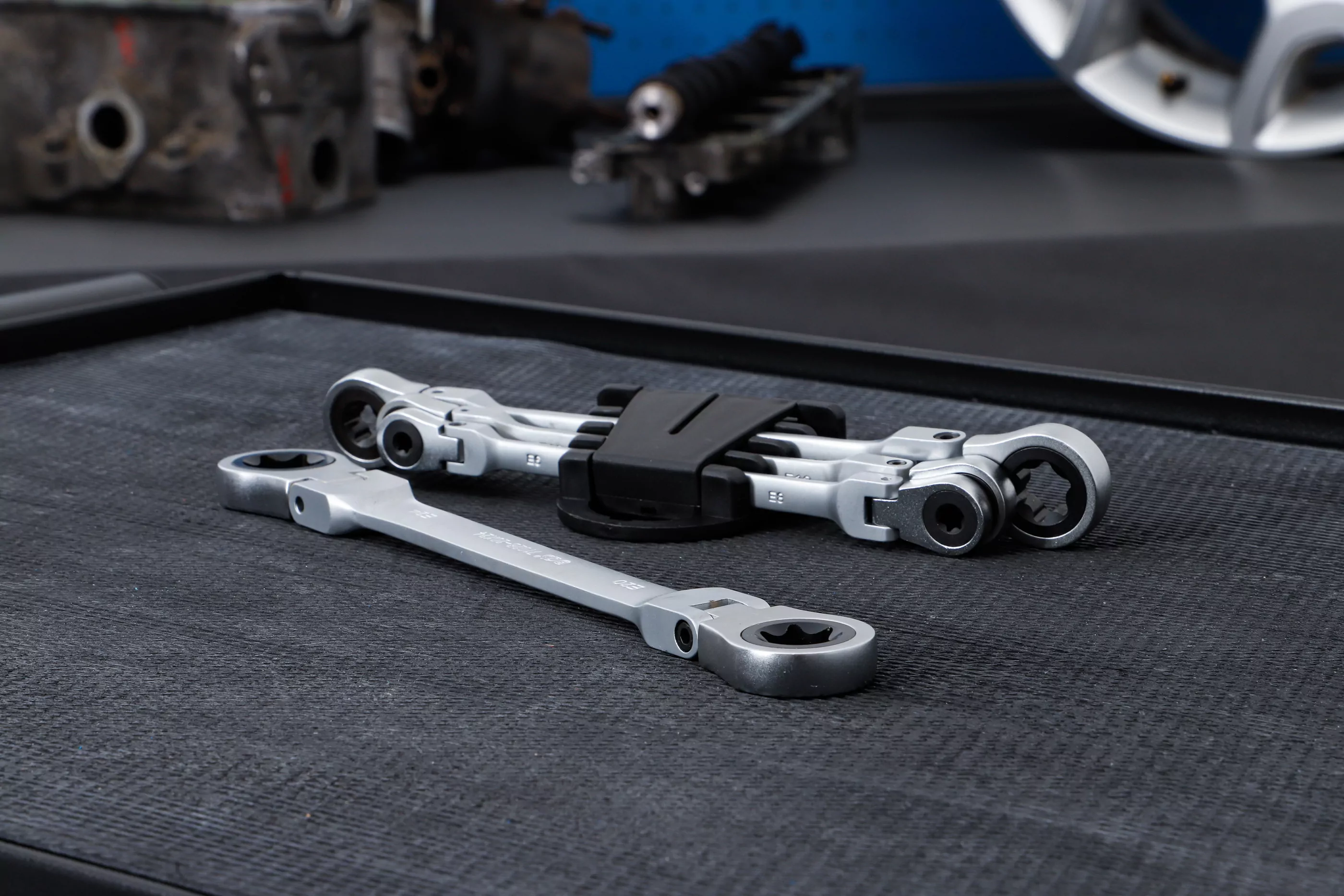 Doppel-Ratschen-Ringschlüssel-Satz | abwinkelbar | mit E-Profil Ringköpfen | SW E6 - E24 | 4-tlg.