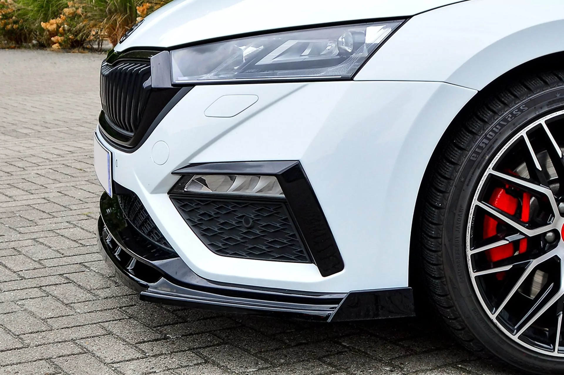 Cup Frontspoilerlippe mit Wings für Skoda Octavia RS NX ab Bj.2020-