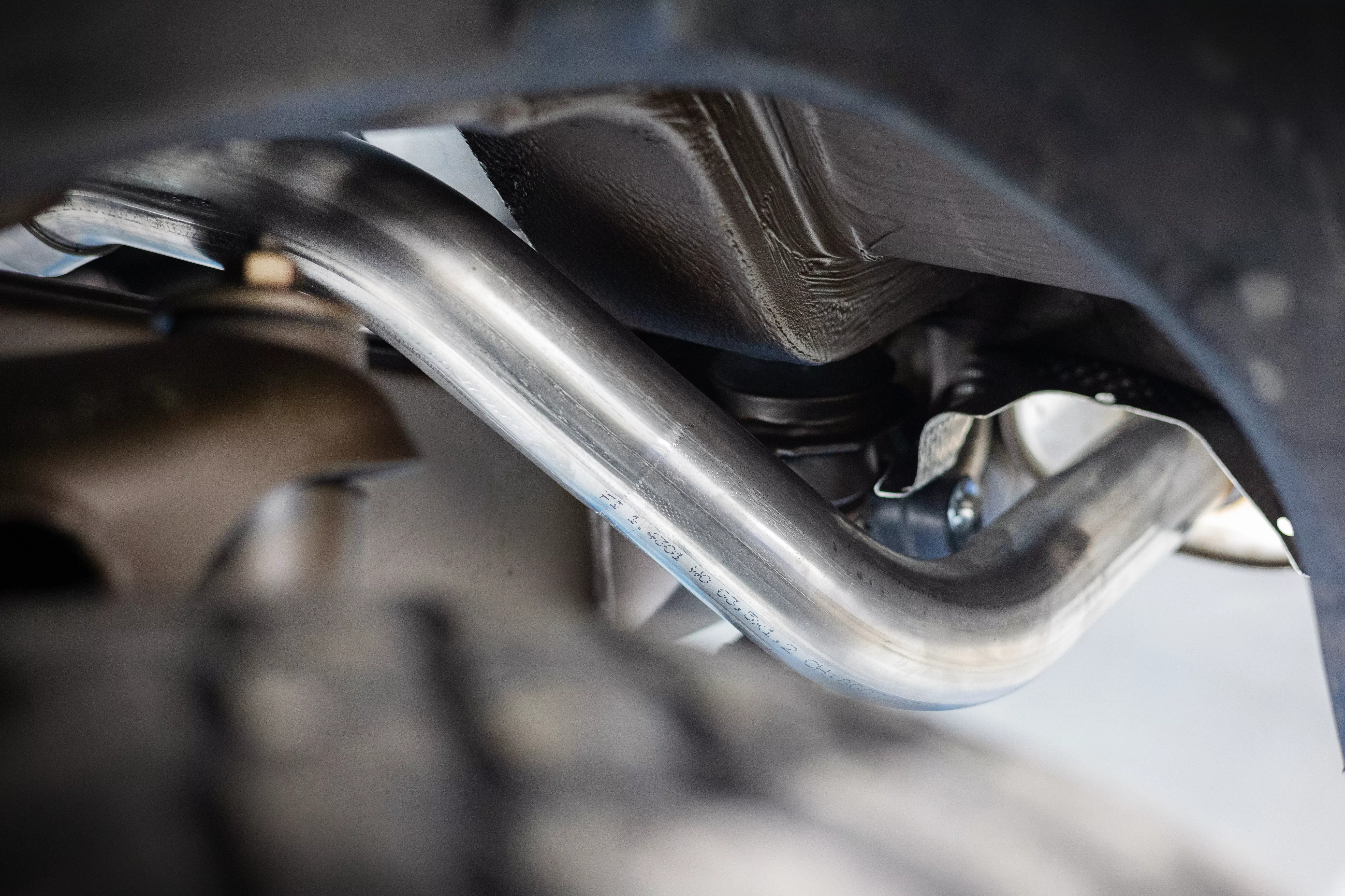 Mercedes G-Klasse 463 - 300 GD  Komplettanlage bestehend aus Krümmerrohr, Vorschalldämpfer und Endschalldämpfer inklusive Montagematerial - Endrohre 2x63mm Typ 14 - Für Modelle mit kurzen Radstand und ohne Trittbrett.