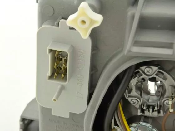 Verschleißteile Scheinwerfer links Mercedes Benz Sprinter Bj. 95-00