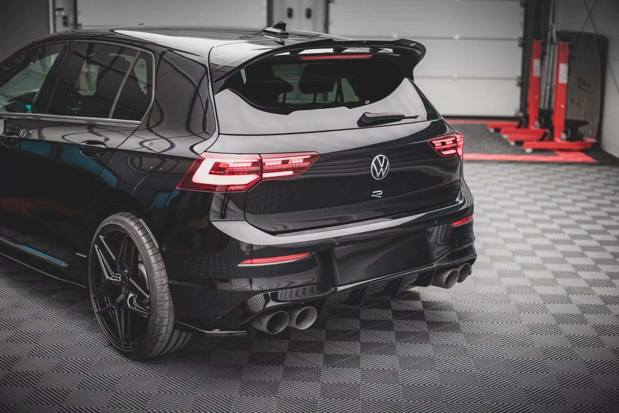 Heck Ansatz Flaps Diffusor V.2 Für Volkswagen Golf R Mk8 Schwarz Hochglanz