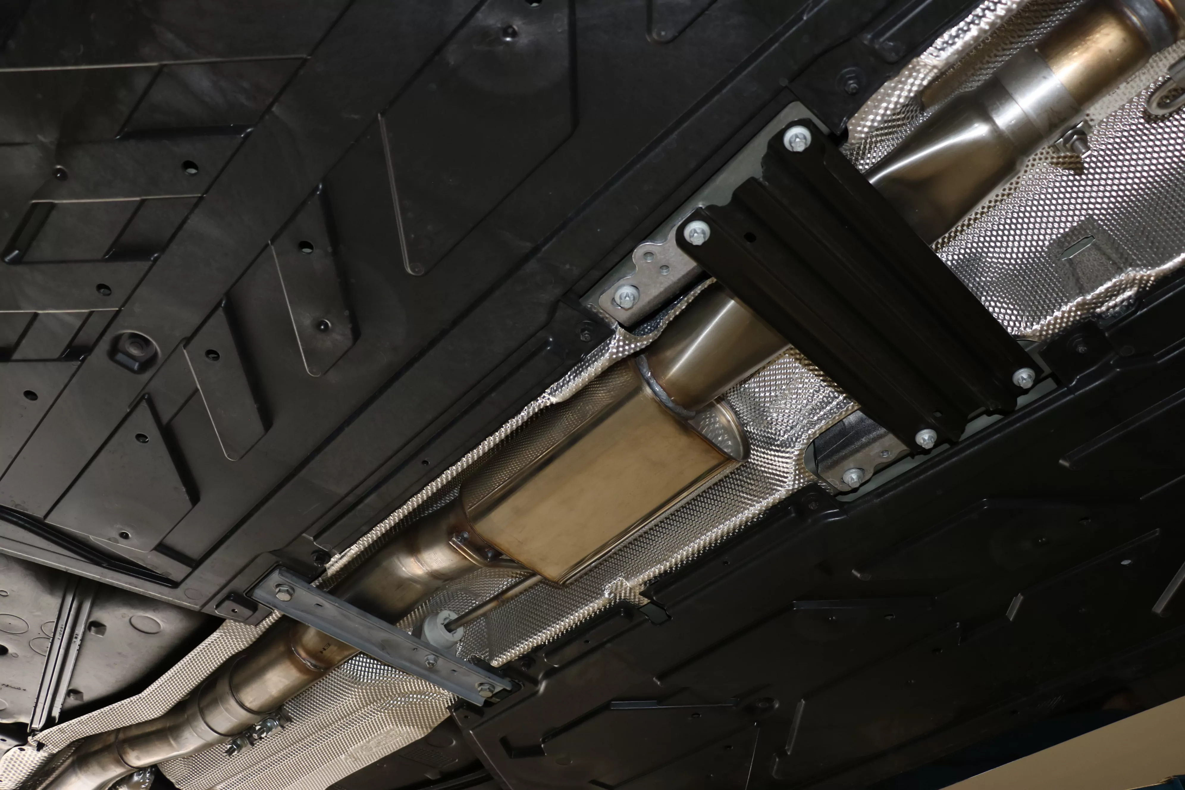 Mercedes CLA 250 Frontantrieb & 4matic - 118  Vorschalldämpfer