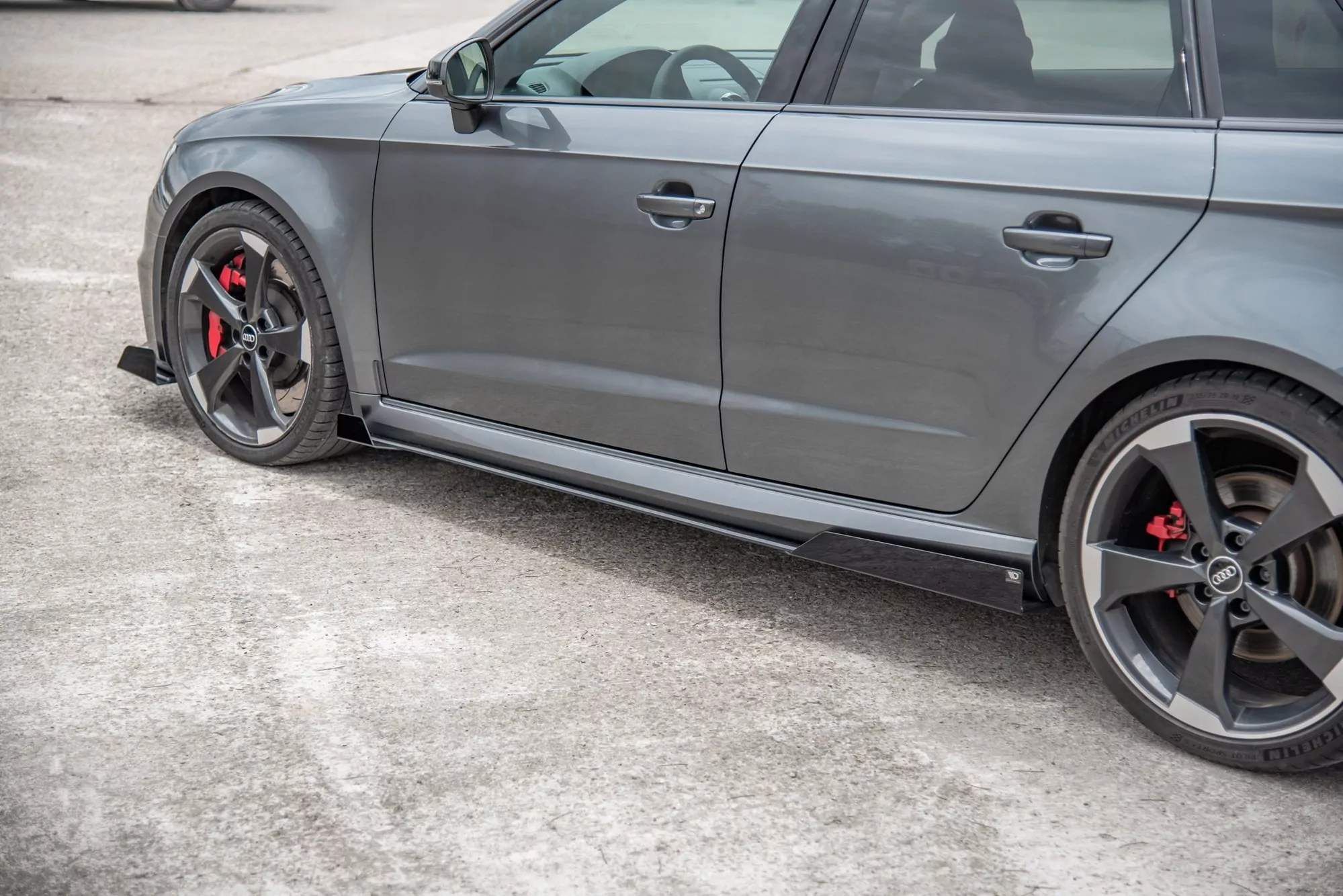 Rennen Haltbarkeit Seitenschweller Ansatz Passend Für + Flaps Audi RS3 8V Sportback Schwarz Hochglanz