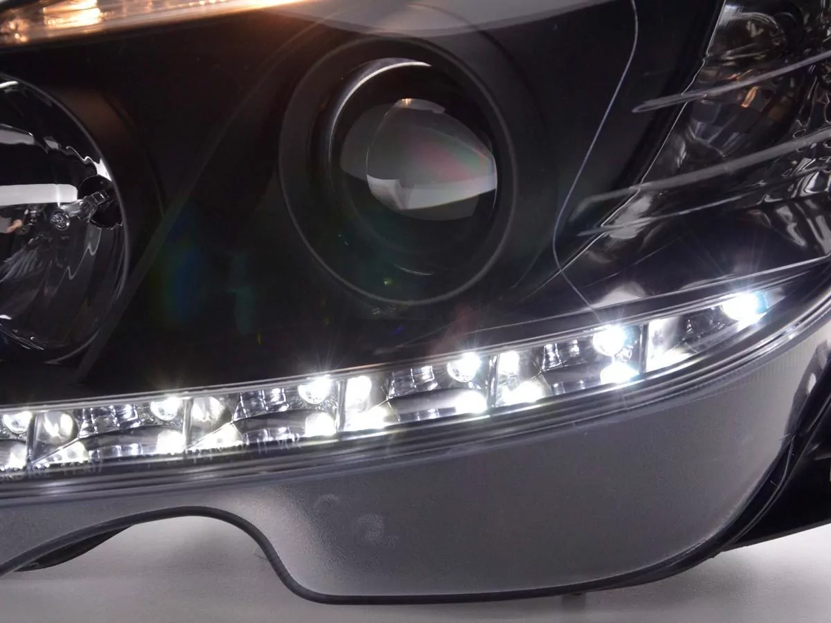 Scheinwerfer Set Daylight LED TFL-Optik Mercedes C-Klasse Typ W204 Bj. 07-10 schwarz