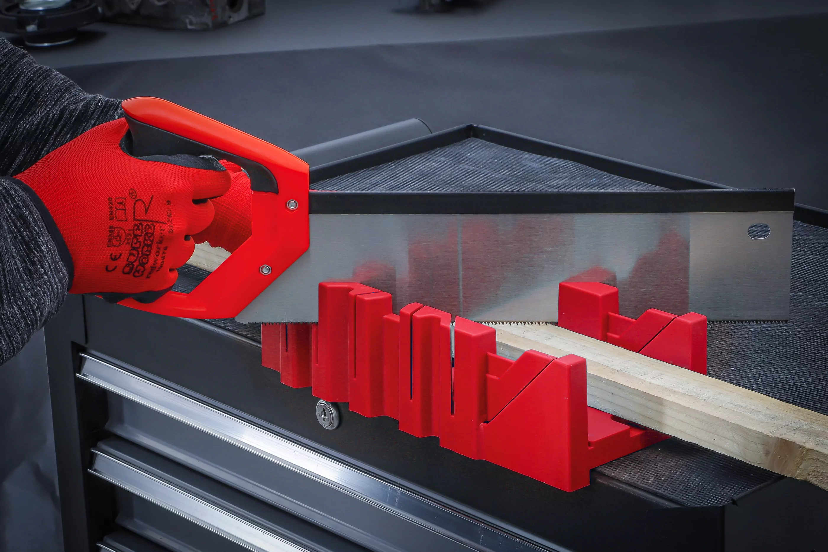 Kunststoff-Gehrungslade | 300 x 130 x 80 mm | mit Rückensäge