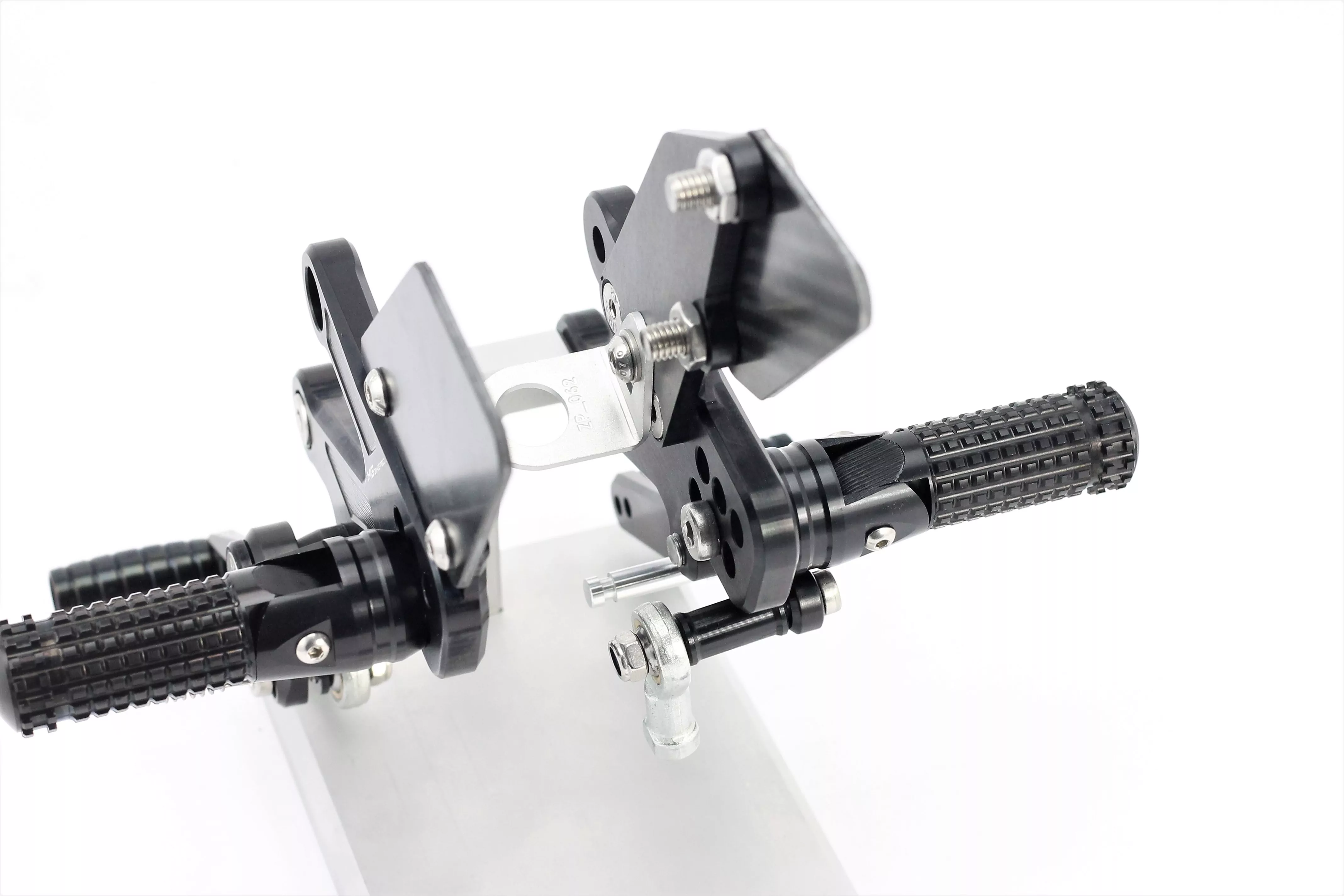 MG Biketec Sportfussrastenanlage / Rastenanlage / Fußrastenanlage mit ABE, gültig in D - A - CH für Yamaha YZF-R7 ab 2021