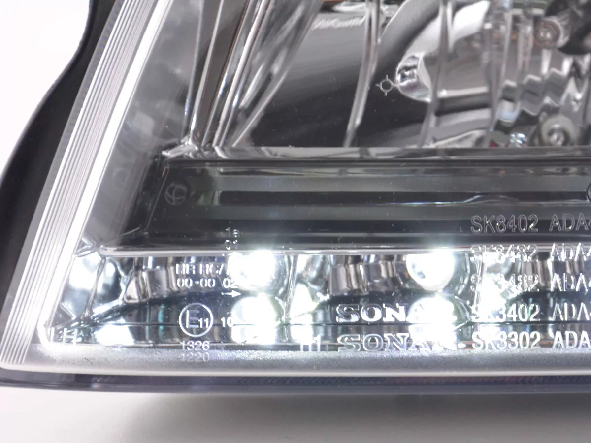 Scheinwerfer Daylight Audi A4 Typ 8E Bj. 01-04 chrom