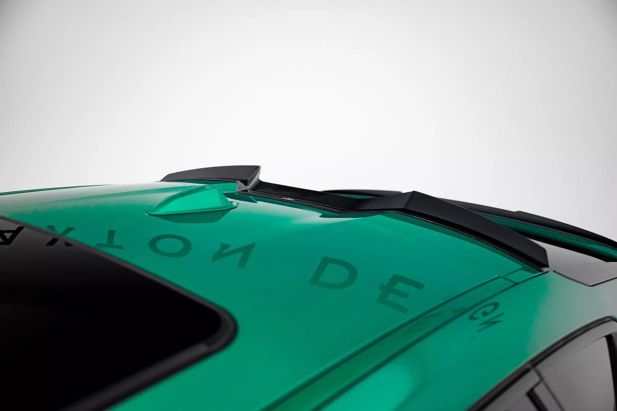 Spoiler CAP Für BMW X6 M-Paket G06 / X6 M F96 Schwarz Hochglanz