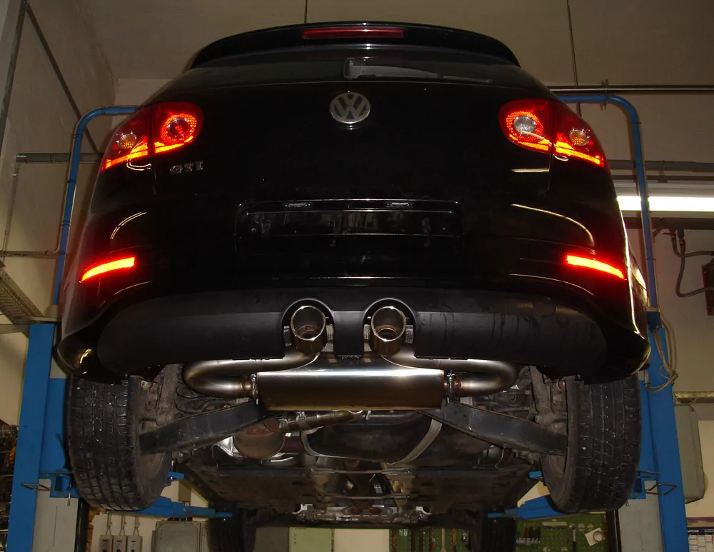 VW Golf V GTI/ GTD + VW Golf VI GTI inkl. Cabrio  Endschalldämpfer Ausgang mittig R32-Design - 2x90 Typ 16 mittig