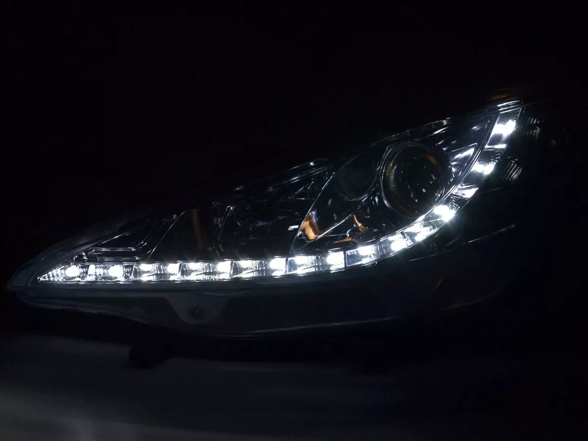 Scheinwerfer Set Daylight LED Tagfahrlicht Peugeot 207 Bj. 06- chrom