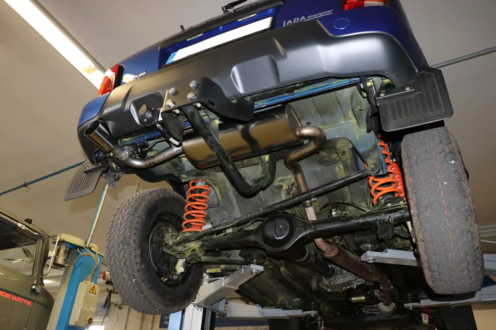 Lada Niva 4x4 - Urban  Endschalldämpfer quer Ausgang links - 1x90 Typ 10 links