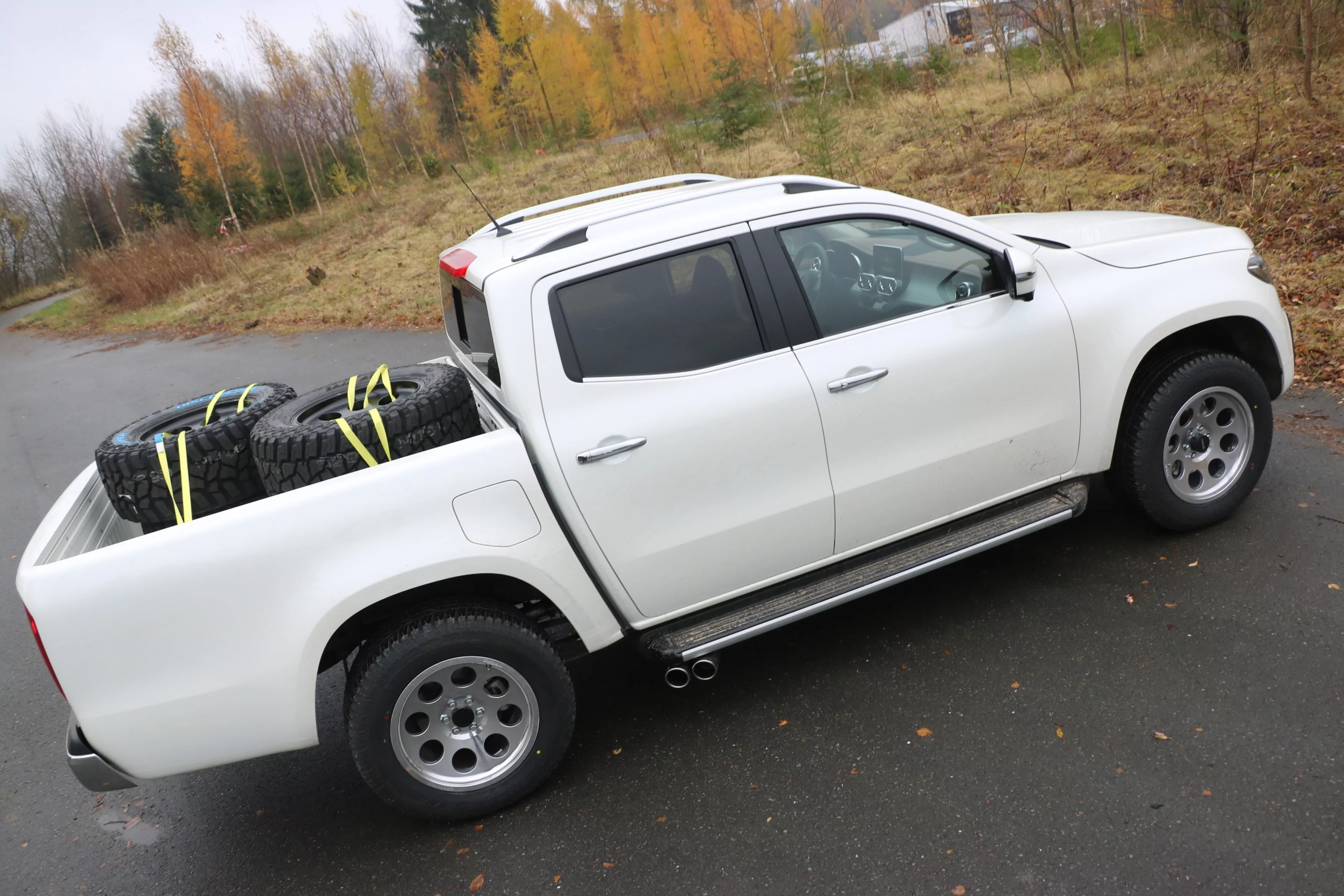 Mercedes X-Klasse 4matic  Endrohrsystem Ausgang seitlich rechts und links am Fahrzeug - 2x90 Typ 16 rechts/links