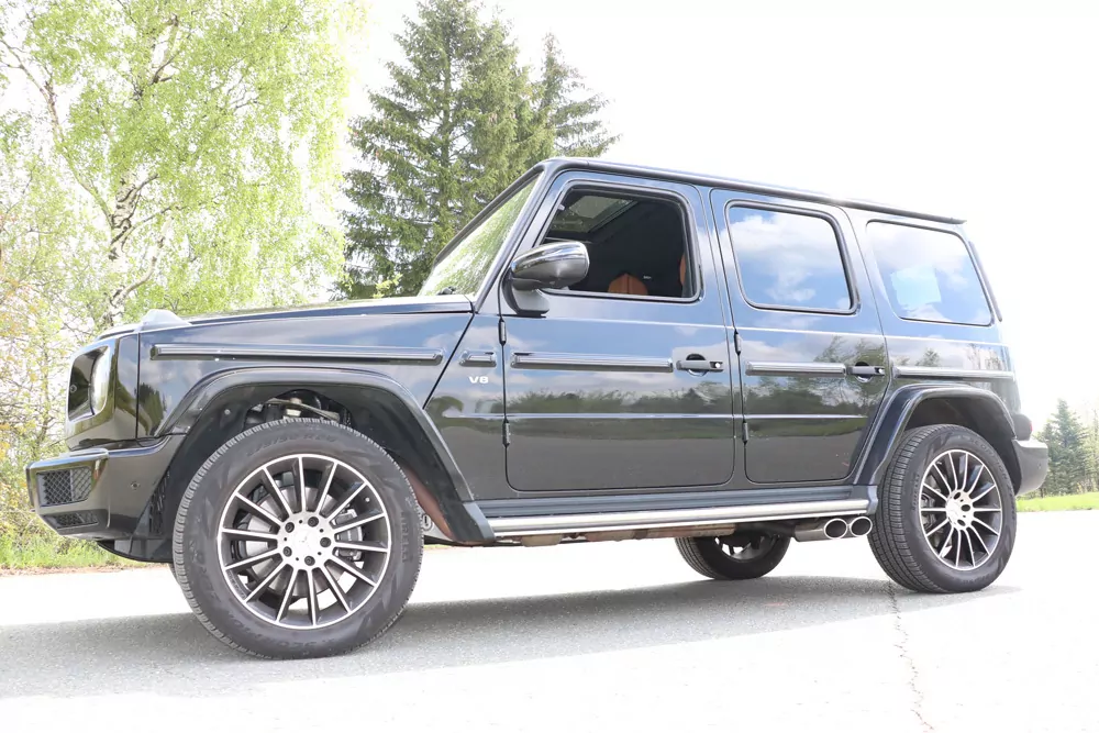 Mercedes G-Klasse G500 310kW - 463  Endrohr zum anstecken - 2x115x85 Typ 38 rechts und links unterm Trittbrett