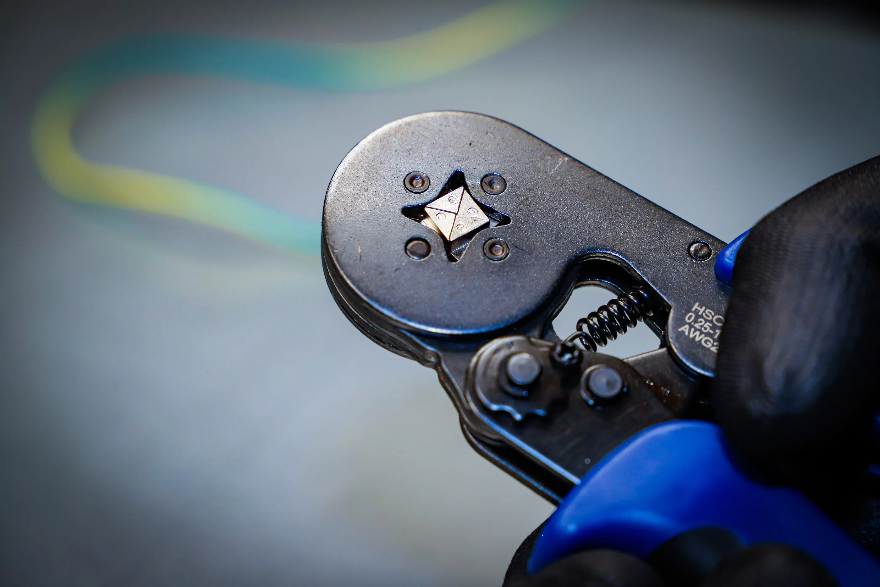 Crimpzange für Aderendhülsen 0,25 - 10 mm² | mit Aderendhülsen-Sortiment 0,5 - 10 mm²