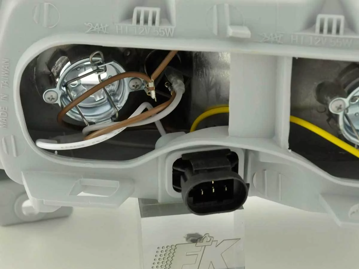 Verschleißteile Scheinwerfer rechts Renault Laguna Bj. 94-98