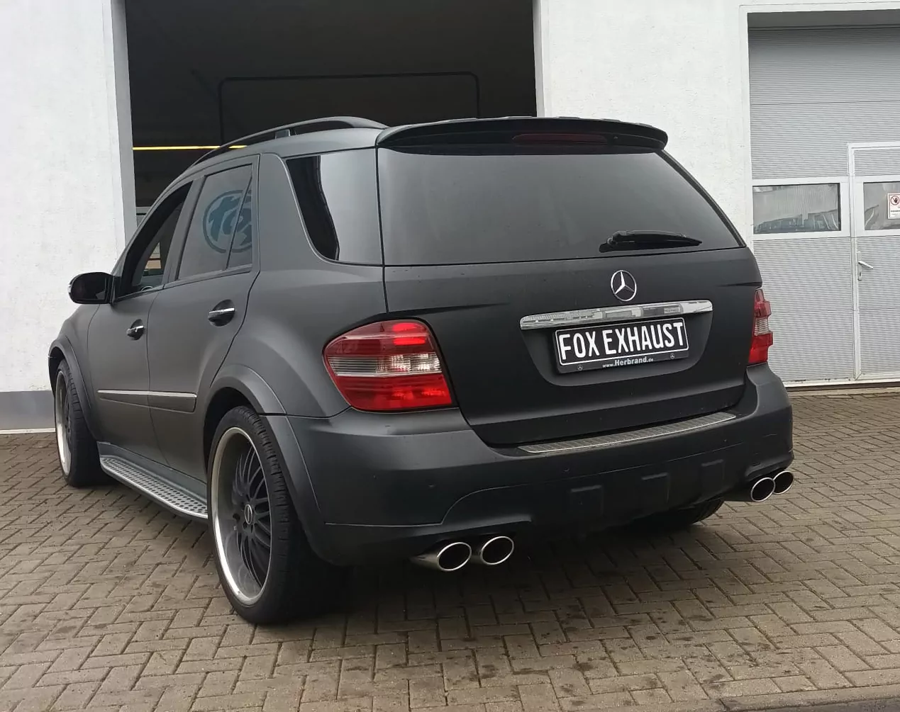 Mercedes M-Klasse Typ W164  Endschalldämpfer rechts/links - 2x115x85 Typ 44 rechts/links