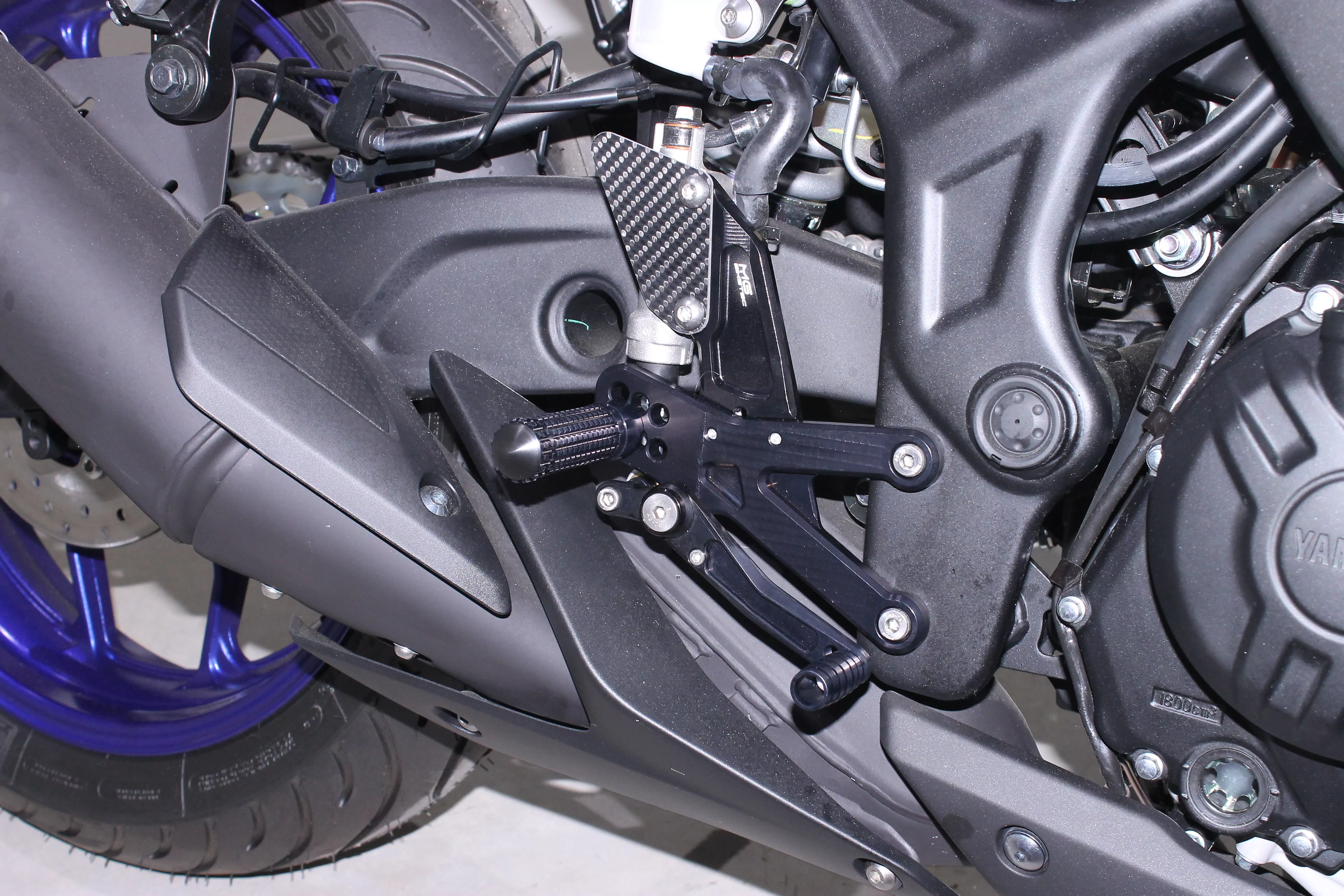 MG Biketec Sportfussrastenanlage / Rastenanlage / Fußrastenanlage mit ABE, gültig in D - A - CH für Yamaha YZF-R3 ab 2017