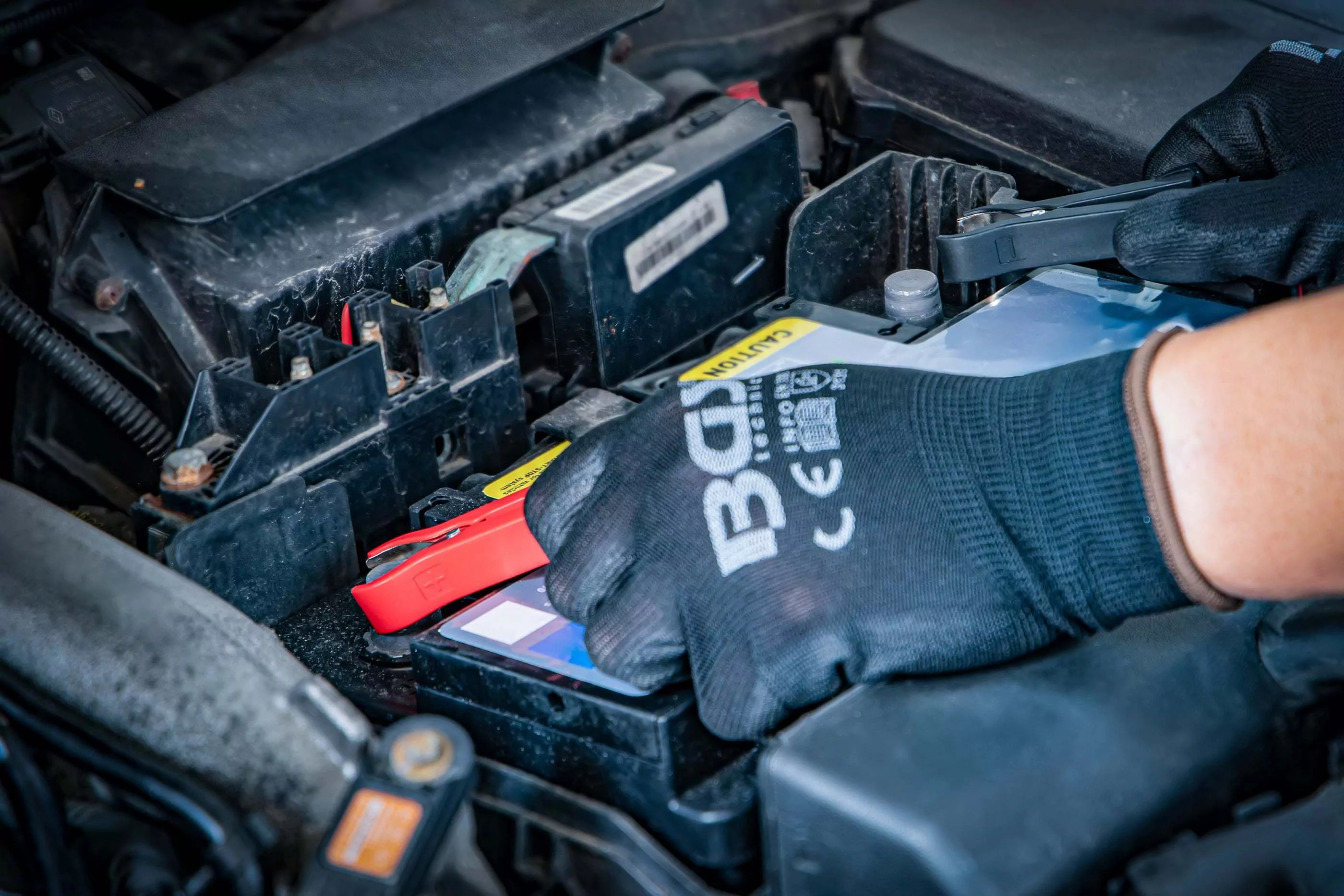 Digitales Batterie-Ladegerät | 6/12 V | 4 A