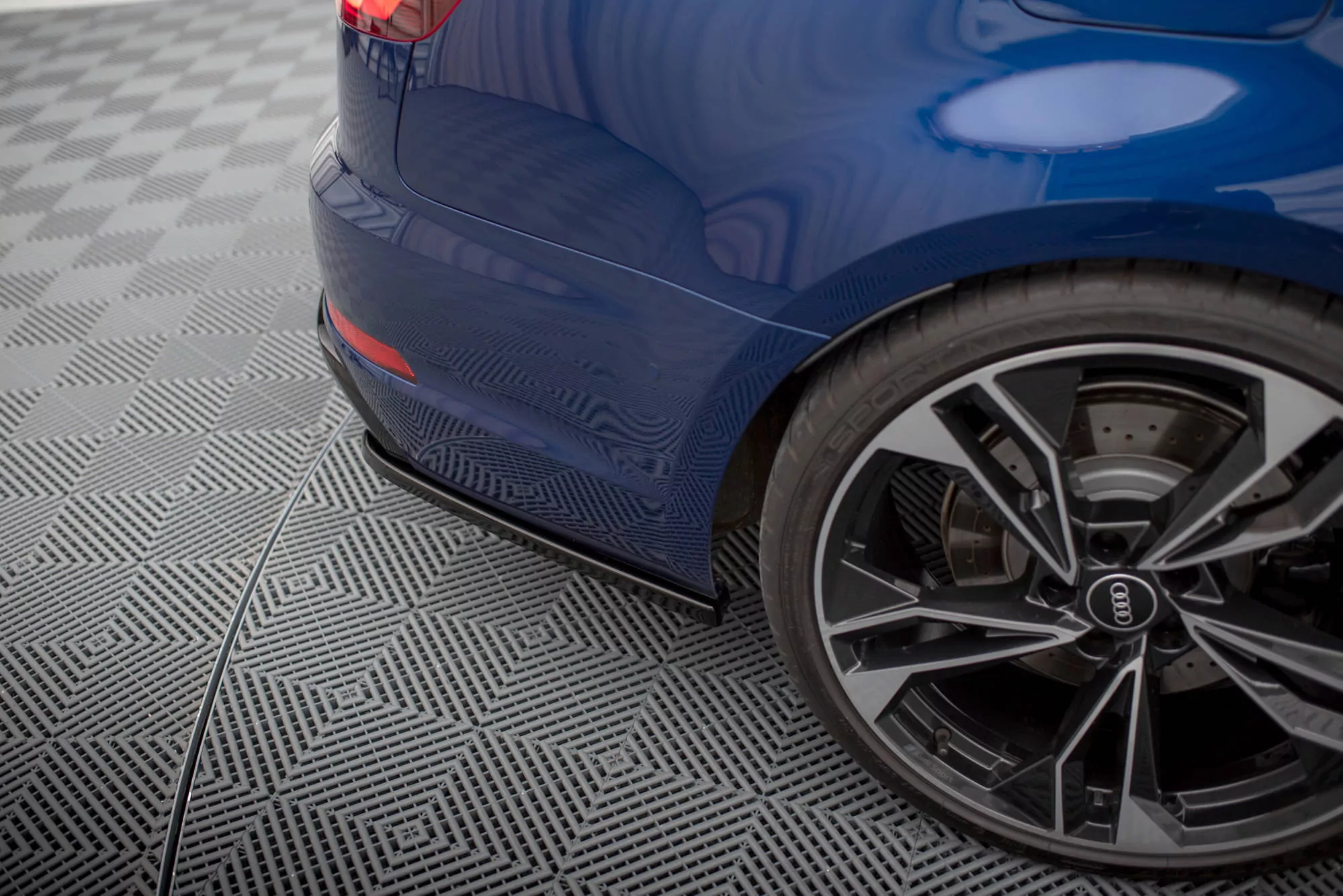 Heck Ansatz Flaps Diffusor Für Audi A4 Competition B9  Schwarz Hochglanz