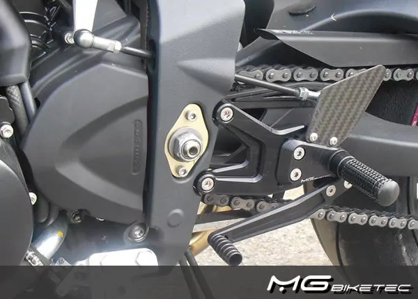 MG Biketec Sportfussrastenanlage / Rastenanlage / Fußrastenanlage mit ABE, gültig in D - A - CH für Triumph Street Triple 675 ab 2008-2010