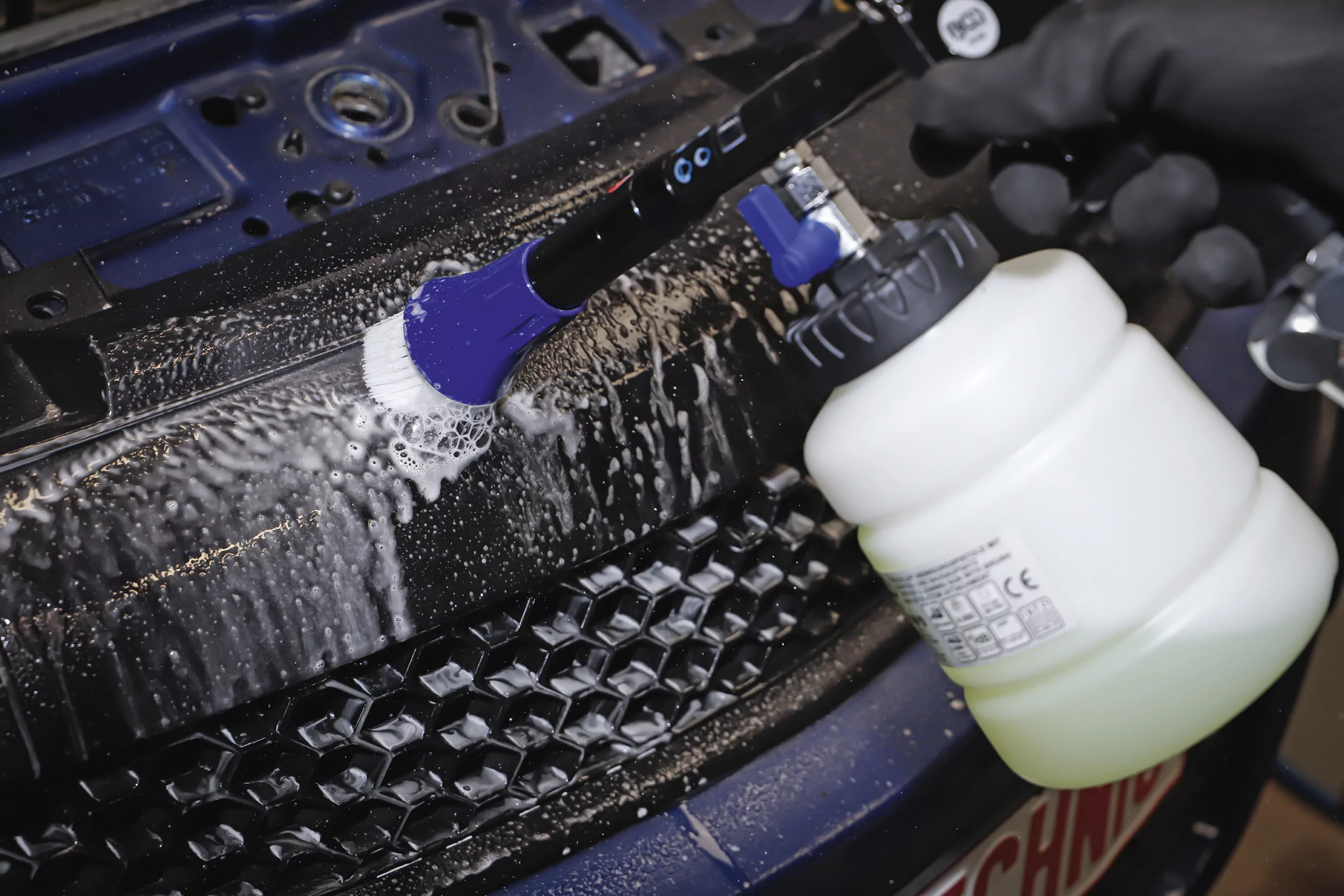 Druckluft-Reinigungspistole mit Bürsten- und Saugaufsatz | 7-tlg.