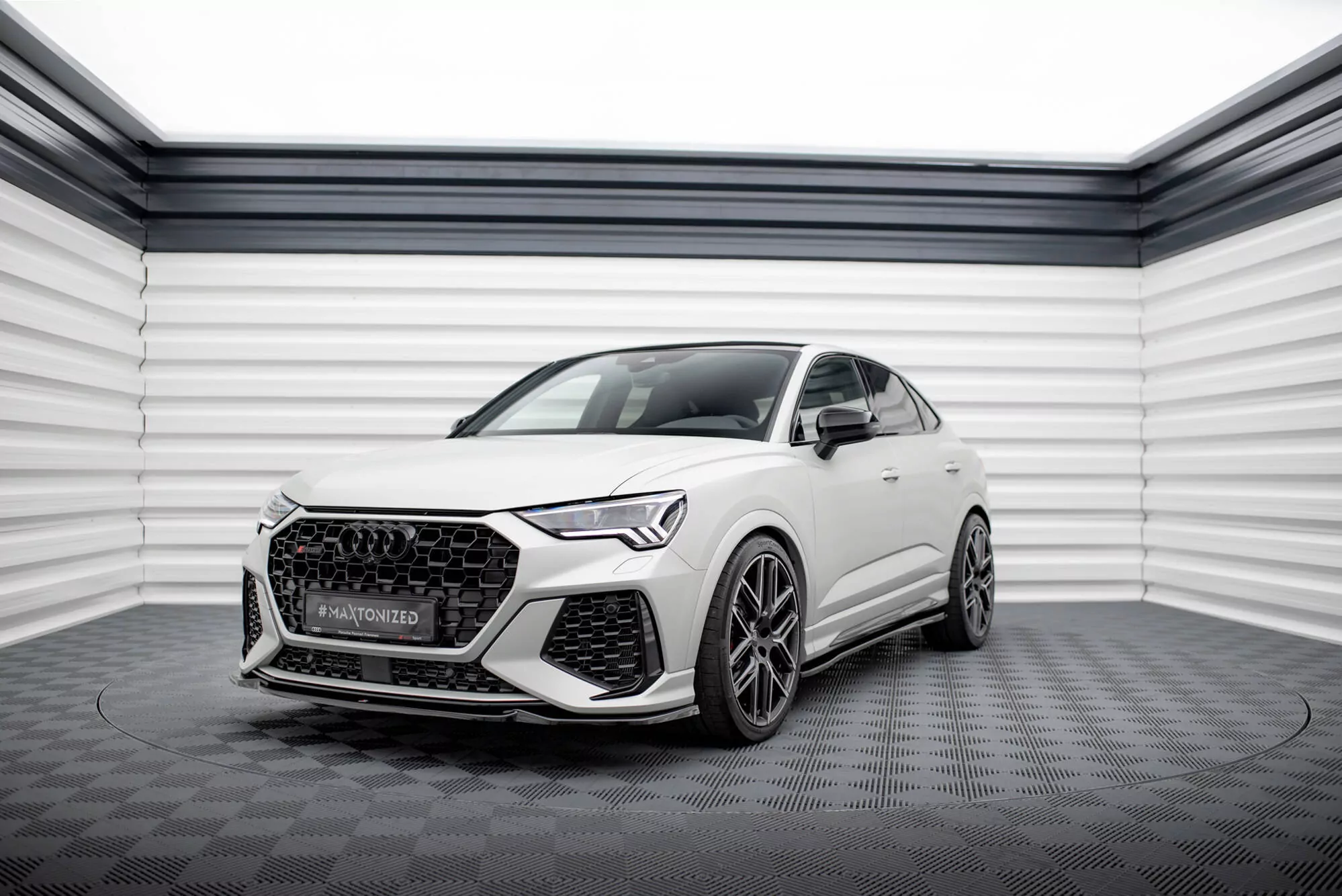 Front Ansatz V.1 Passend Für Audi RSQ3 F3 Schwarz Hochglanz