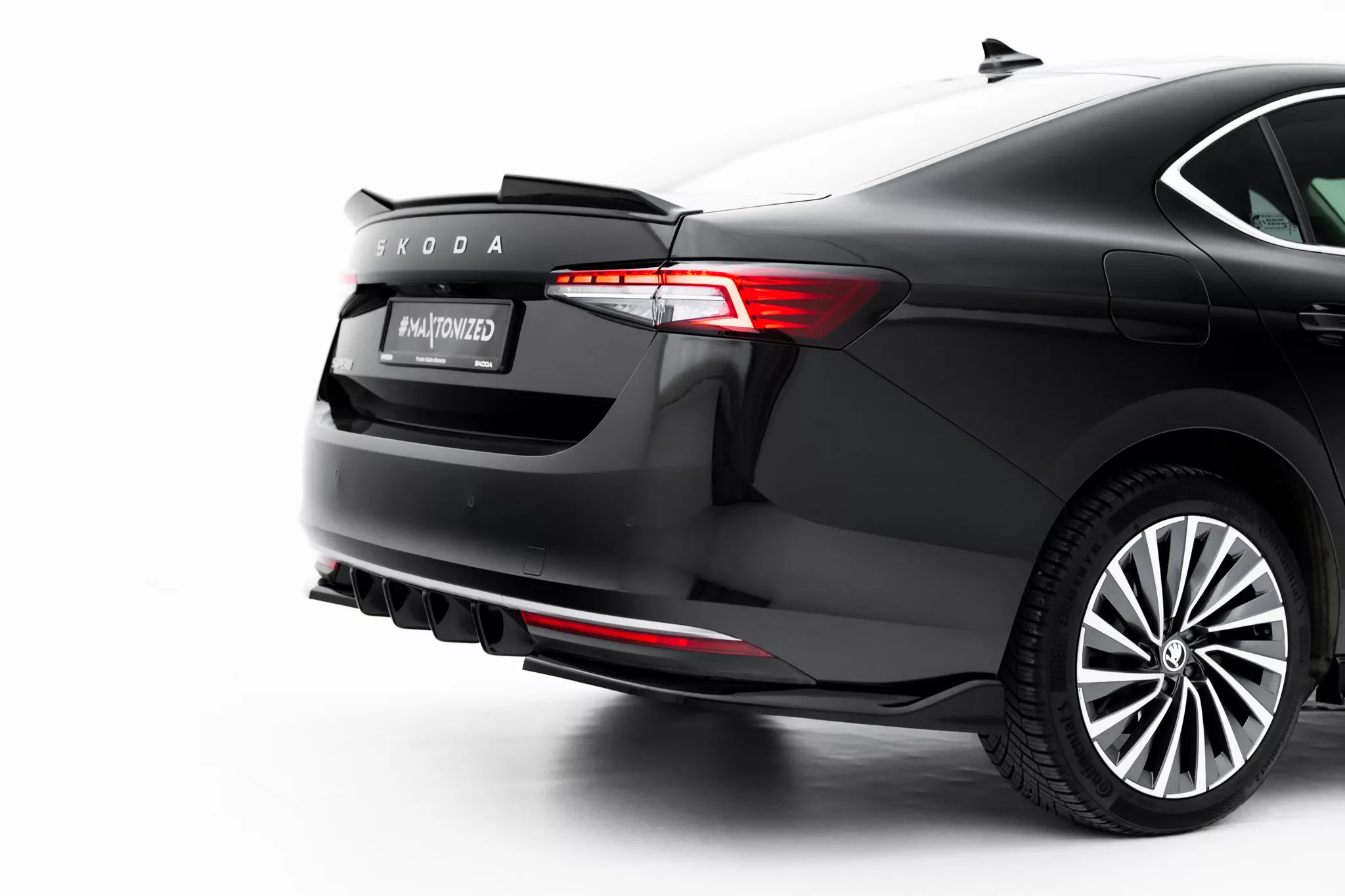 Diffusor Heck Ansatz Für Skoda Superb Mk4 Schwarz Hochglanz