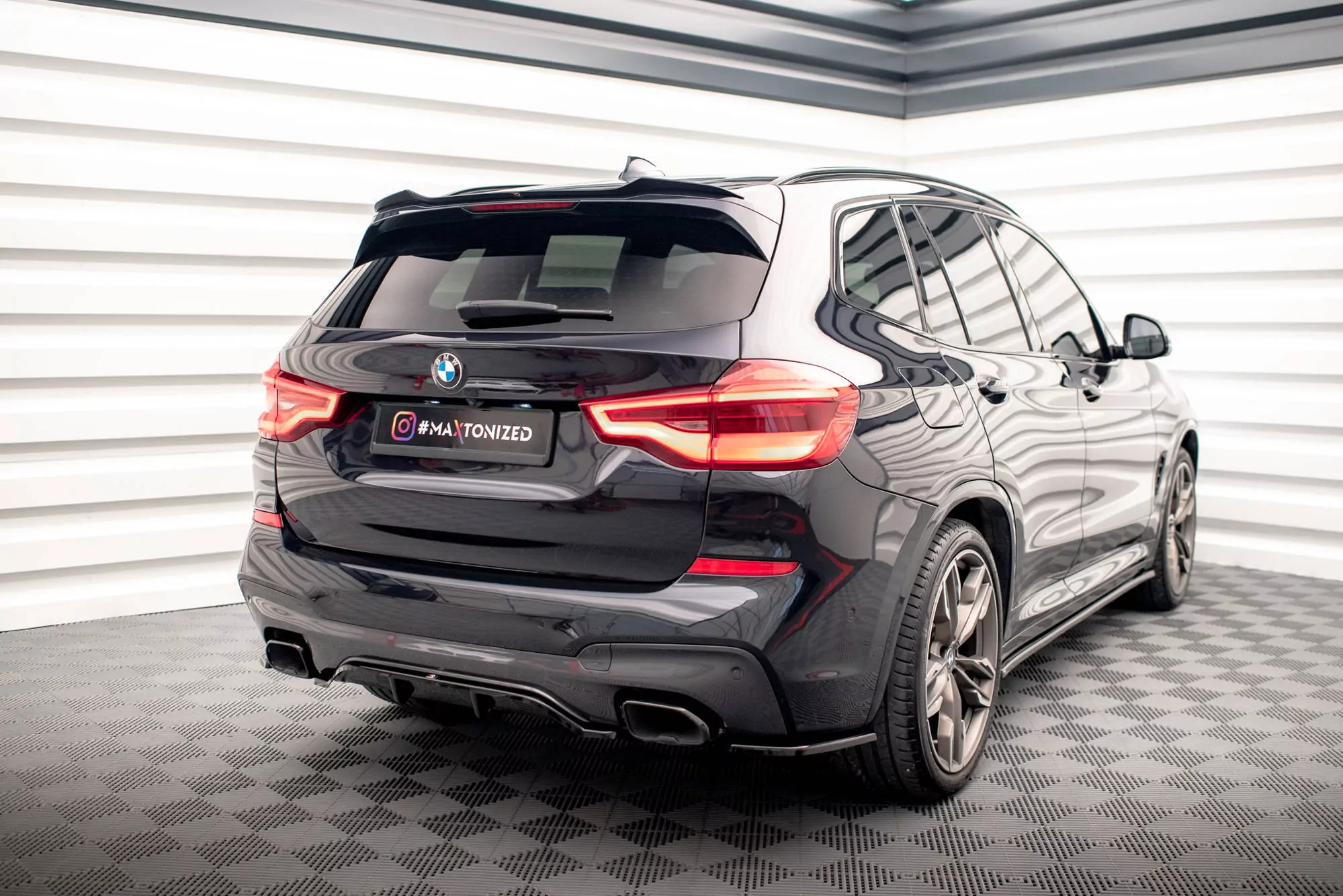 Hinten Splitter (mit Einem Vertikalem Balken) BMW X3 M40i / M40d G01 Schwarz Hochglanz