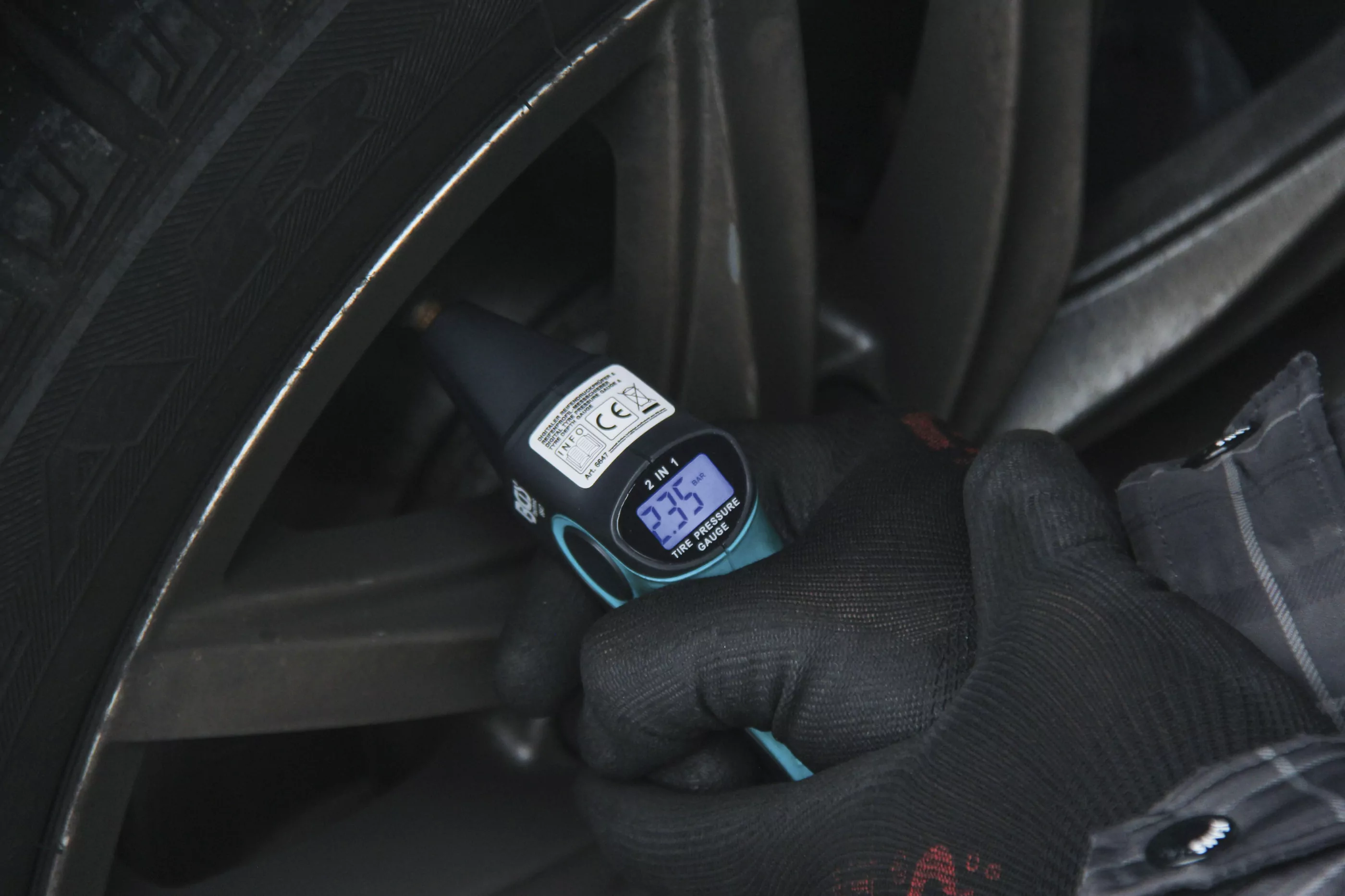 Digitaler Reifendruckprüfer & Reifenprofil-Messschieber | "2-IN-1"