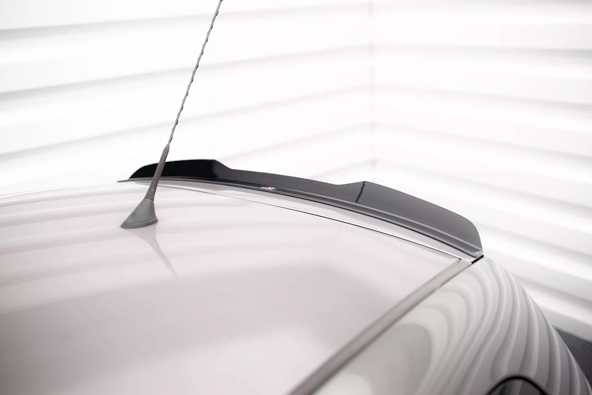 Spoiler CAP Für Toyota Yaris T-Sport Mk1 Facelift Schwarz Hochglanz