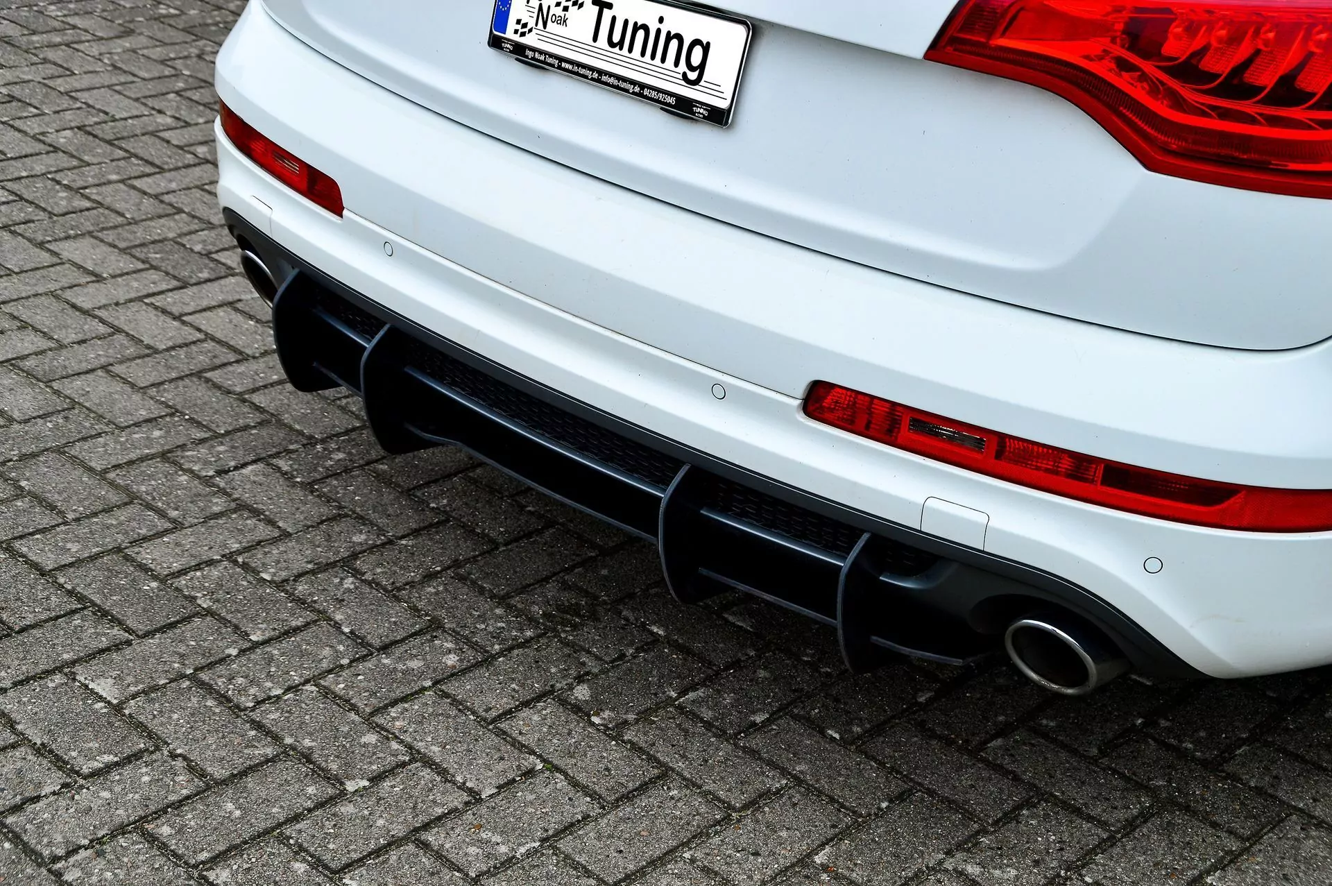 Gefräster Heckansatz mit Finnen für Audi Q7 4L mit S-Line