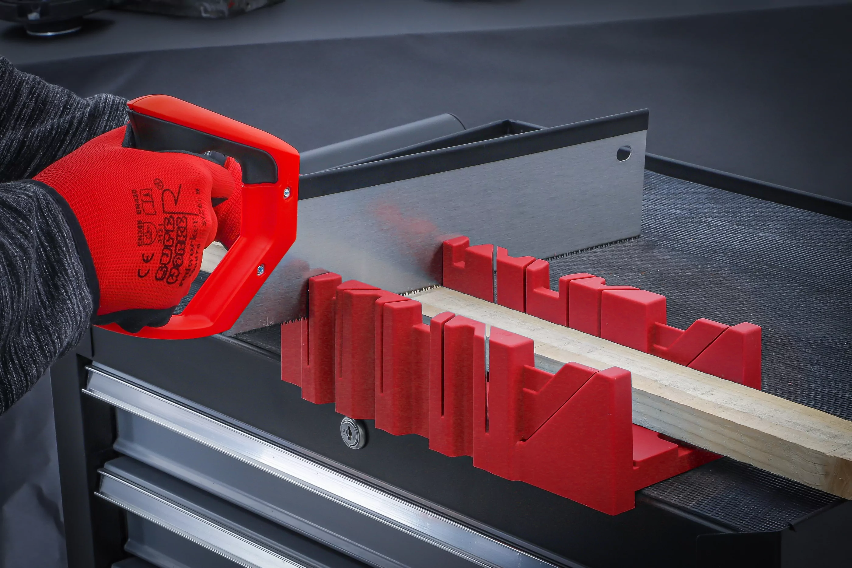 Kunststoff-Gehrungslade | 300 x 130 x 80 mm | mit Rückensäge