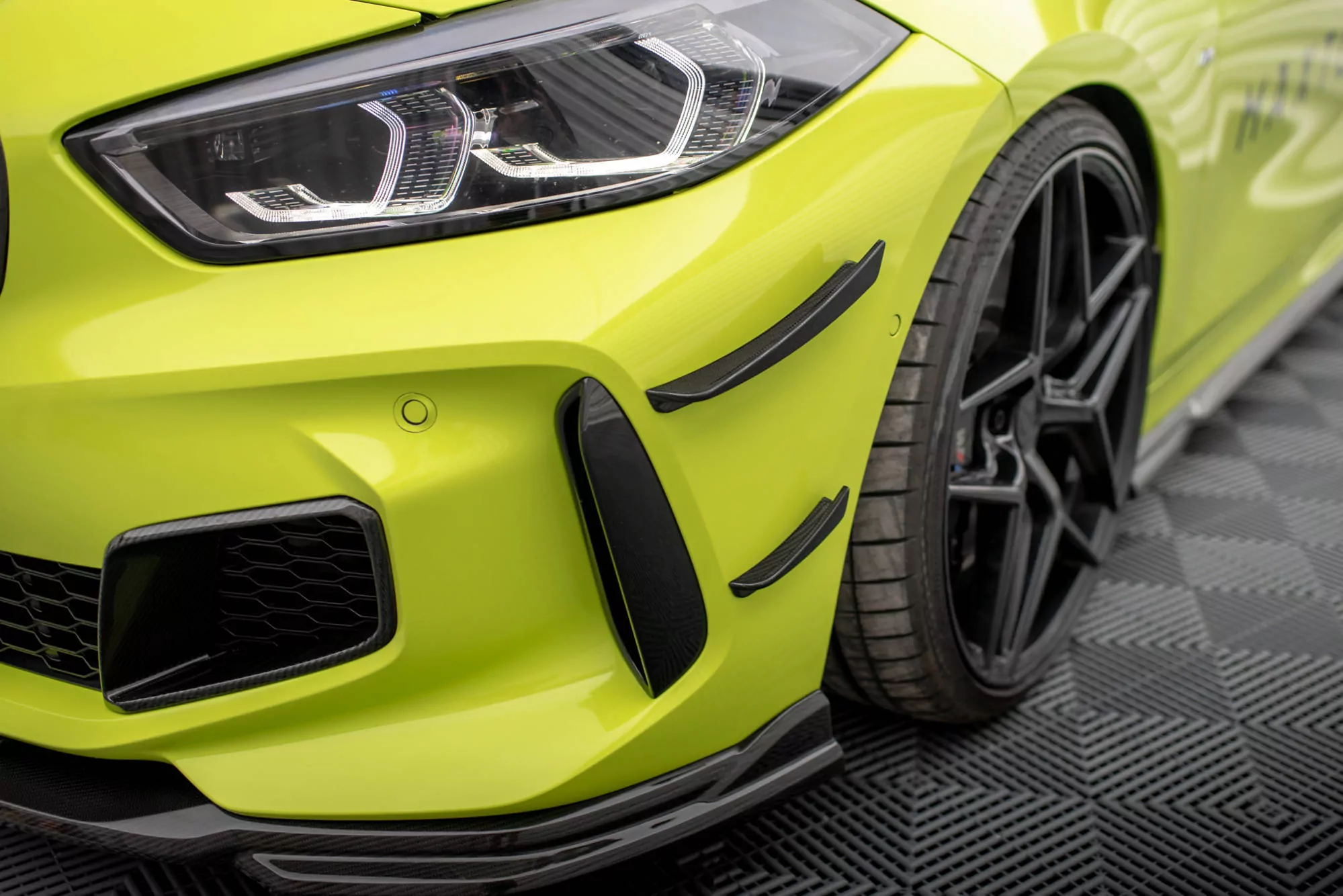 Carbon Fiber Front Bumper Wings (Canards) Prepreg BMW 1er F40 M-Paket/ M135i