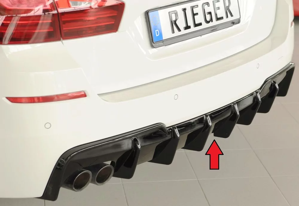 Rieger Heckeinsatz (für Fzg. mit AHK) glanz schwarz für BMW 5er F10  (5L) Lim. 07.13- (ab Facelift) LCI