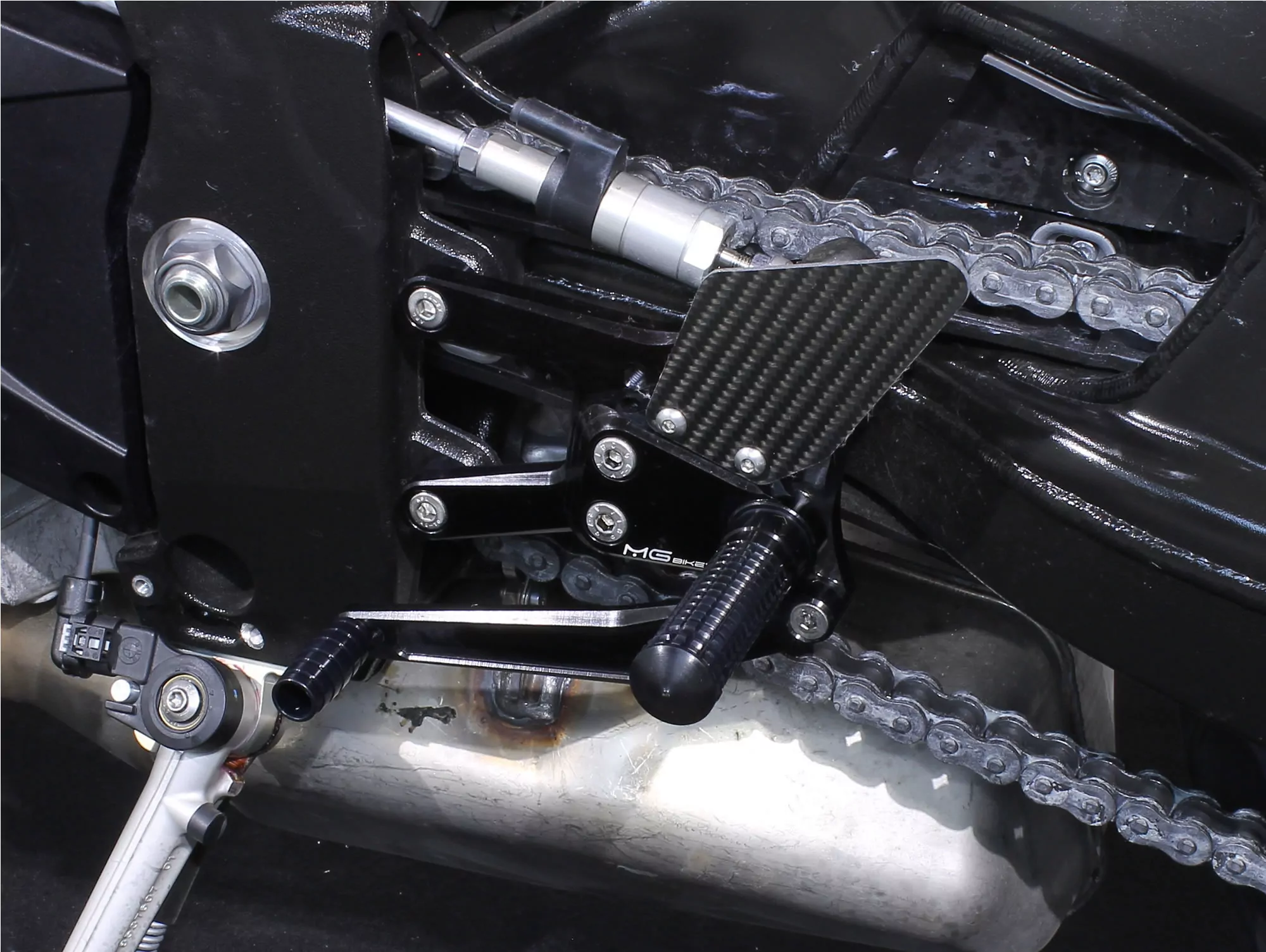 MG Biketec Sportfussrastenanlage / Rastenanlage / Fußrastenanlage mit ABE, gültig in D - A - CH für BMW S 1000 R ab 2014-2016