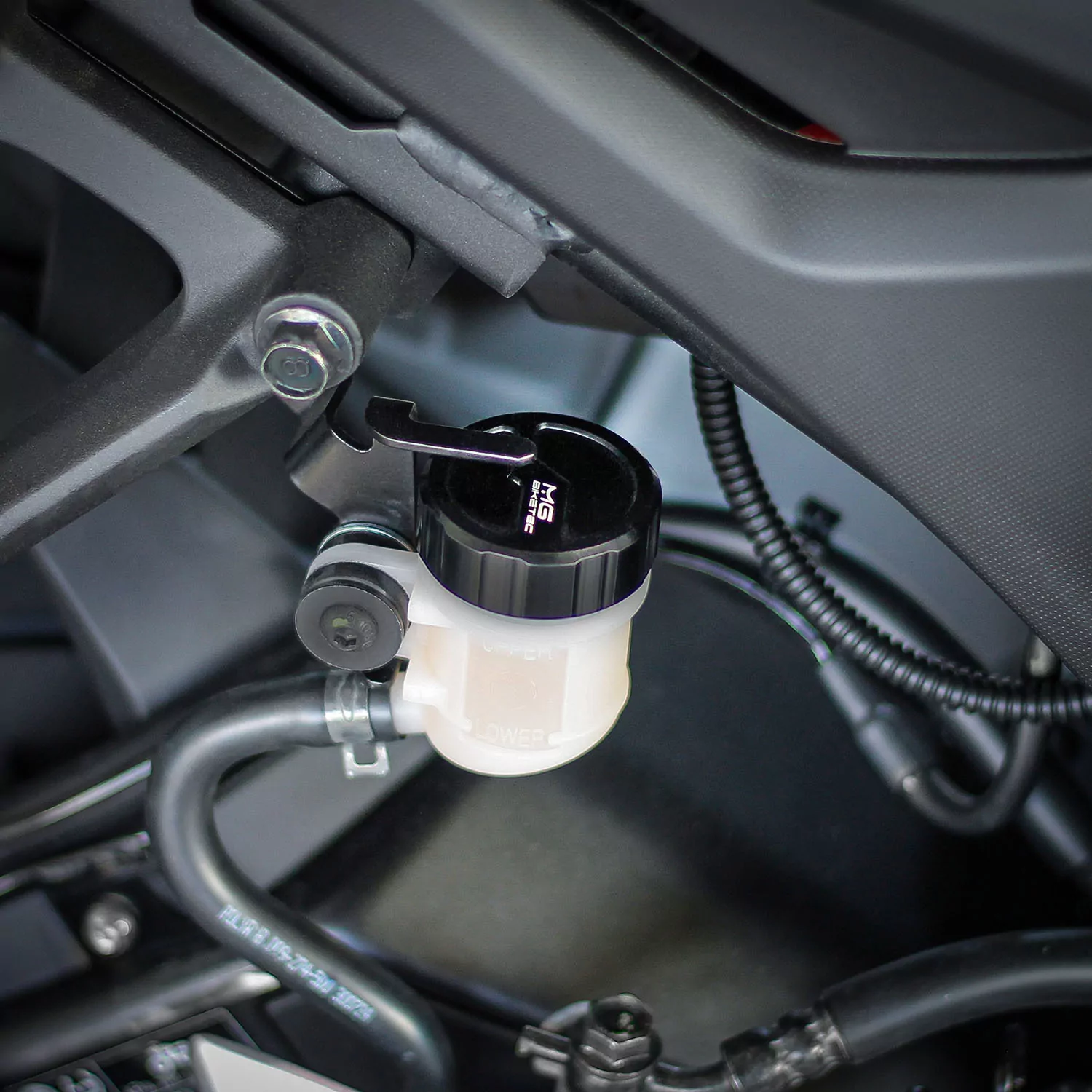 MG Biketec Behälterdeckel- Bremsflüssigkeit hinten für Yamaha MT-07 ab 2014-2016