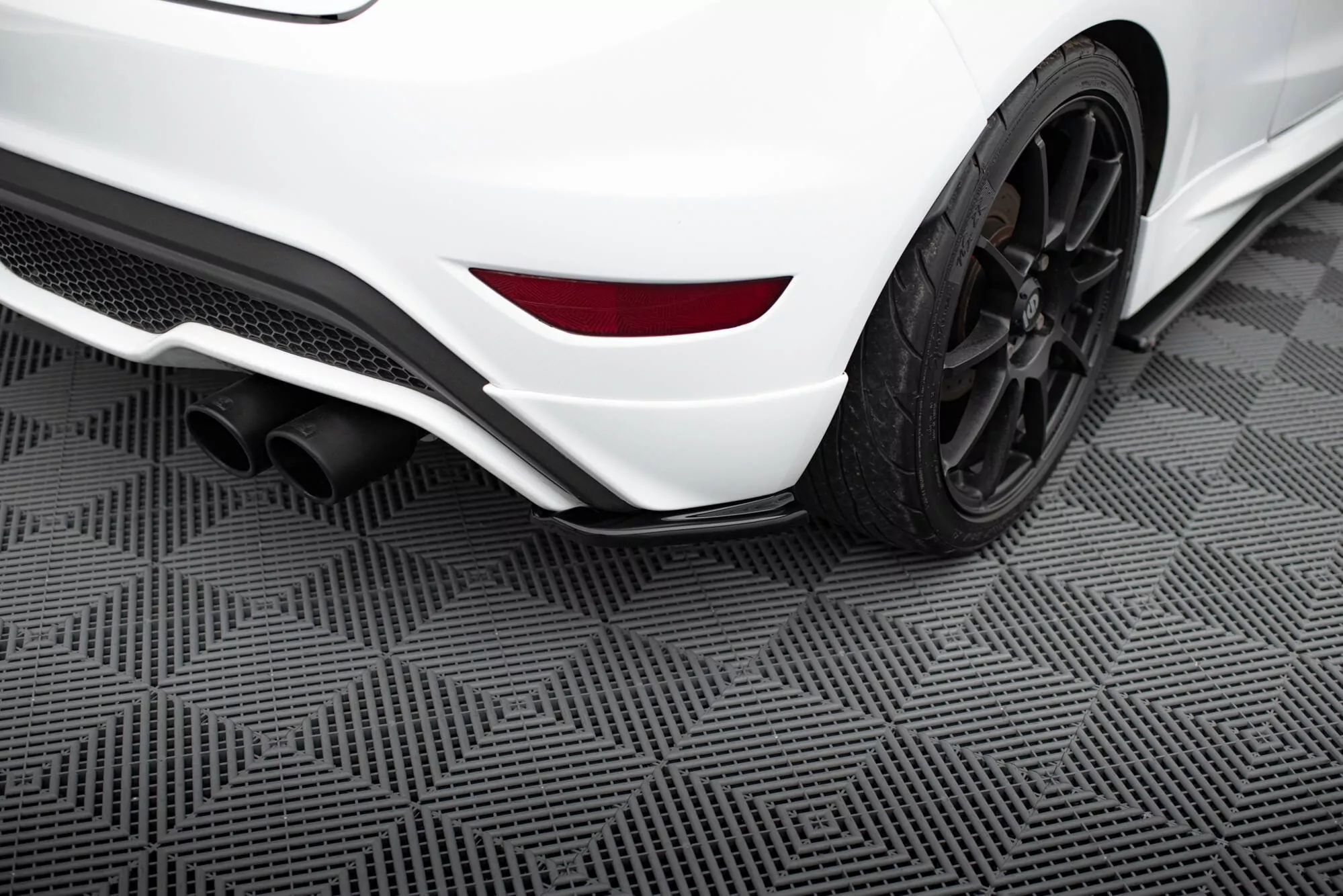 Heck Ansatz Flaps Diffusor Passend Für Diffusor Passend Für FORD FIESTA MK7 ST / STLINE / ZETEC S FL Schwarz Hochglanz Schwarz Hochglanz