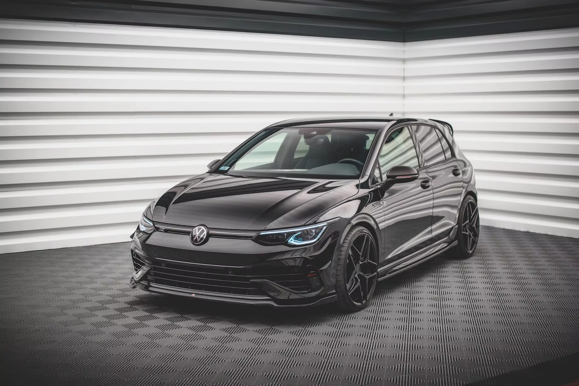 Front Ansatz V.6 Für Volkswagen Golf R Mk8 Schwarz Hochglanz
