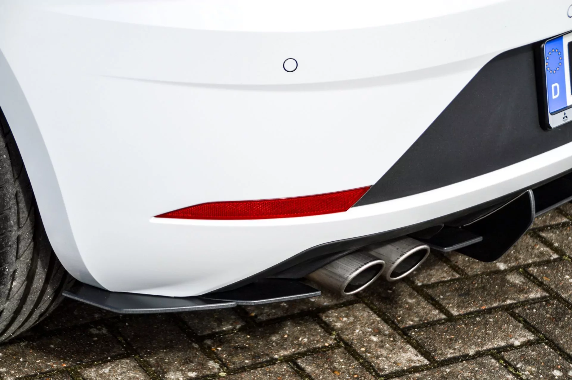 Gefräster Heckansatz mit Finnen für Seat Leon 5F FR